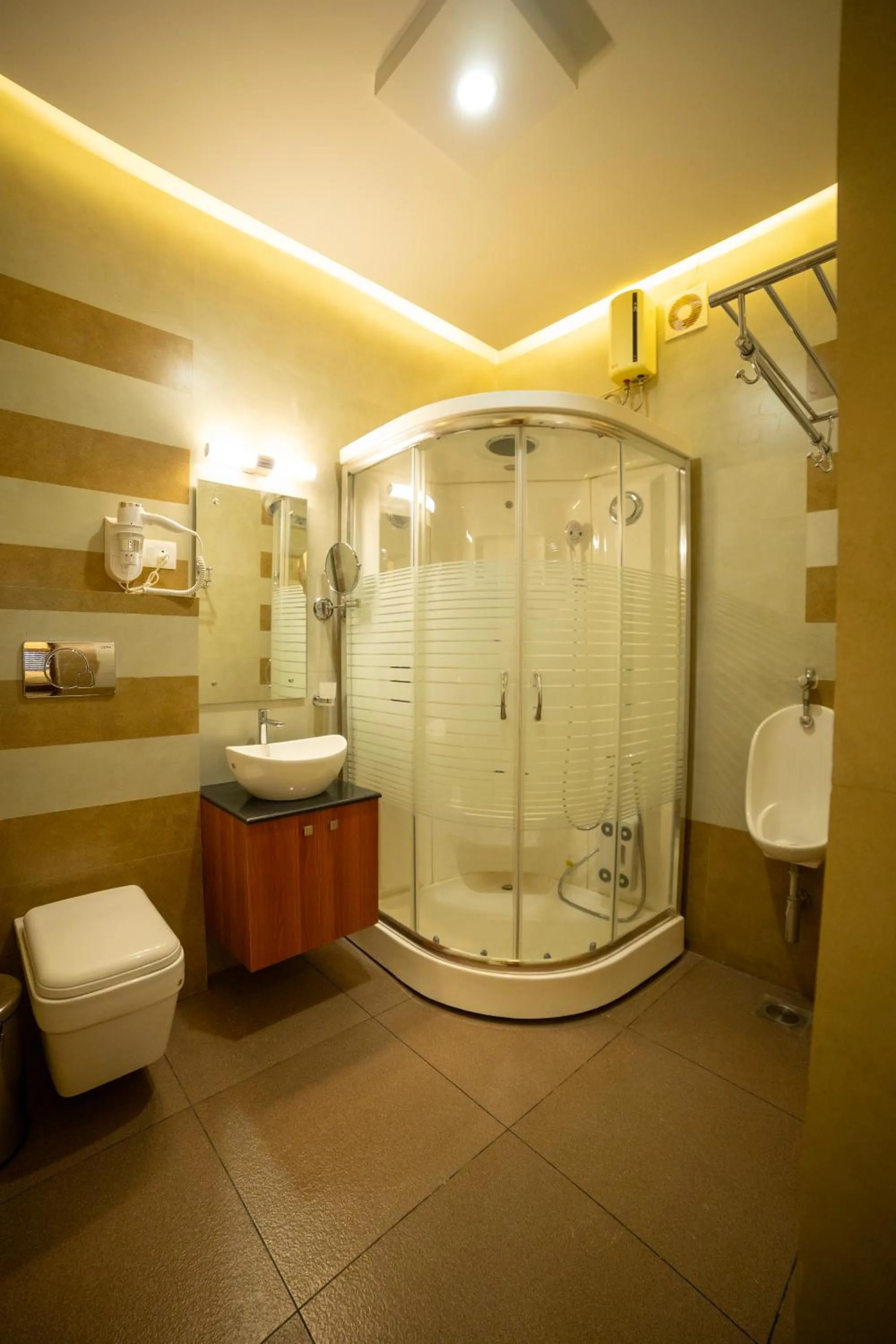 Shower in S Cross Munroe Island Resort