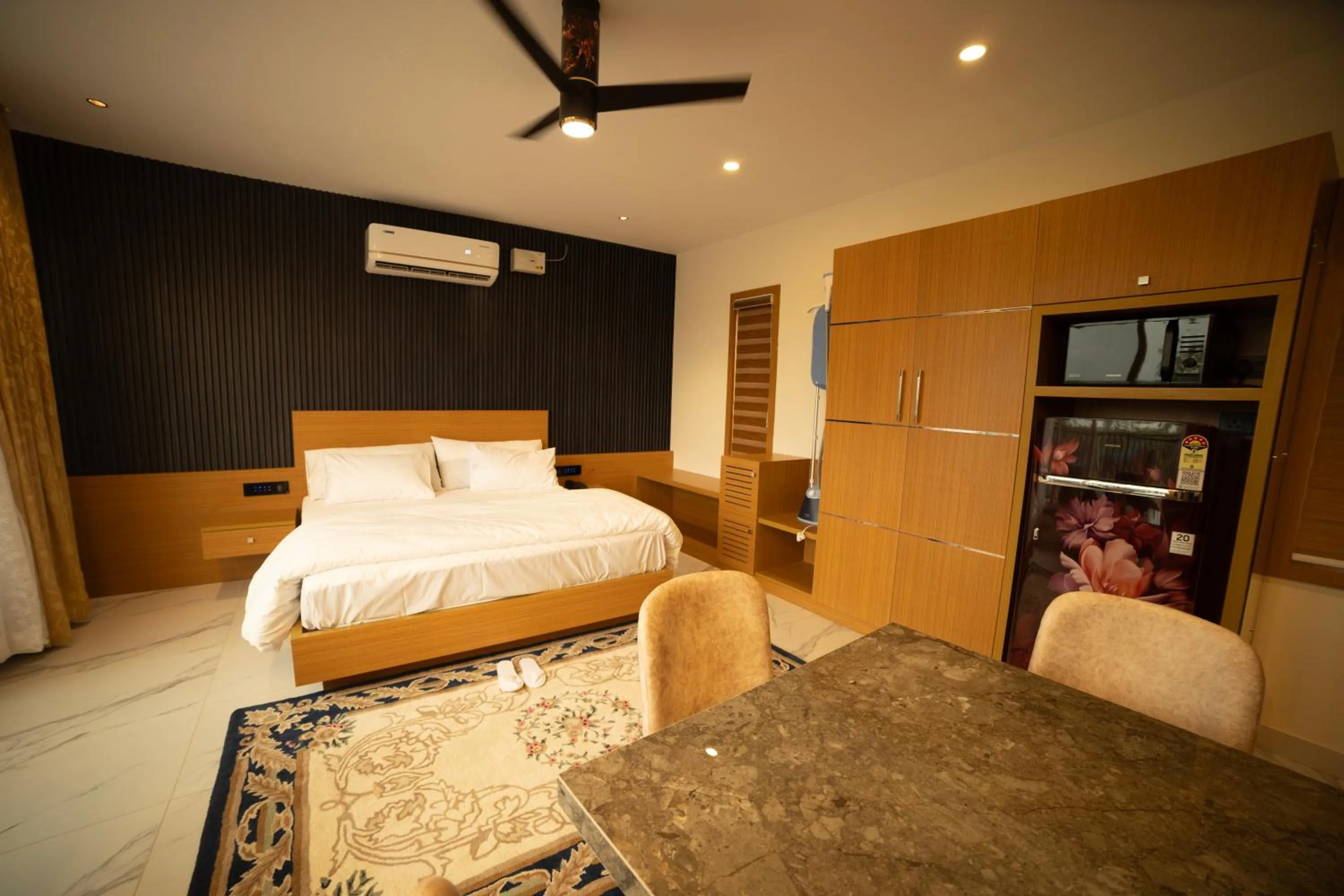 Bed in S Cross Munroe Island Resort