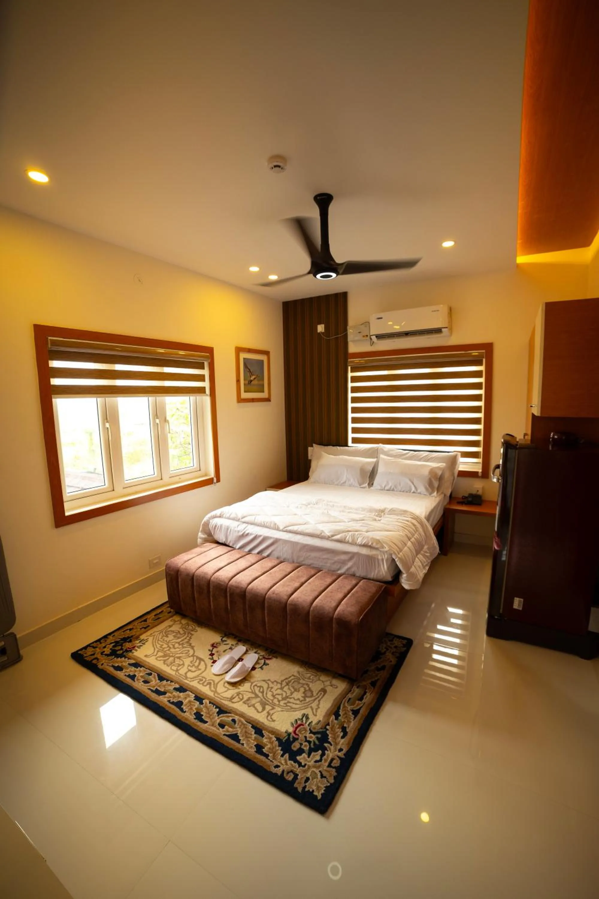 Bed in S Cross Munroe Island Resort
