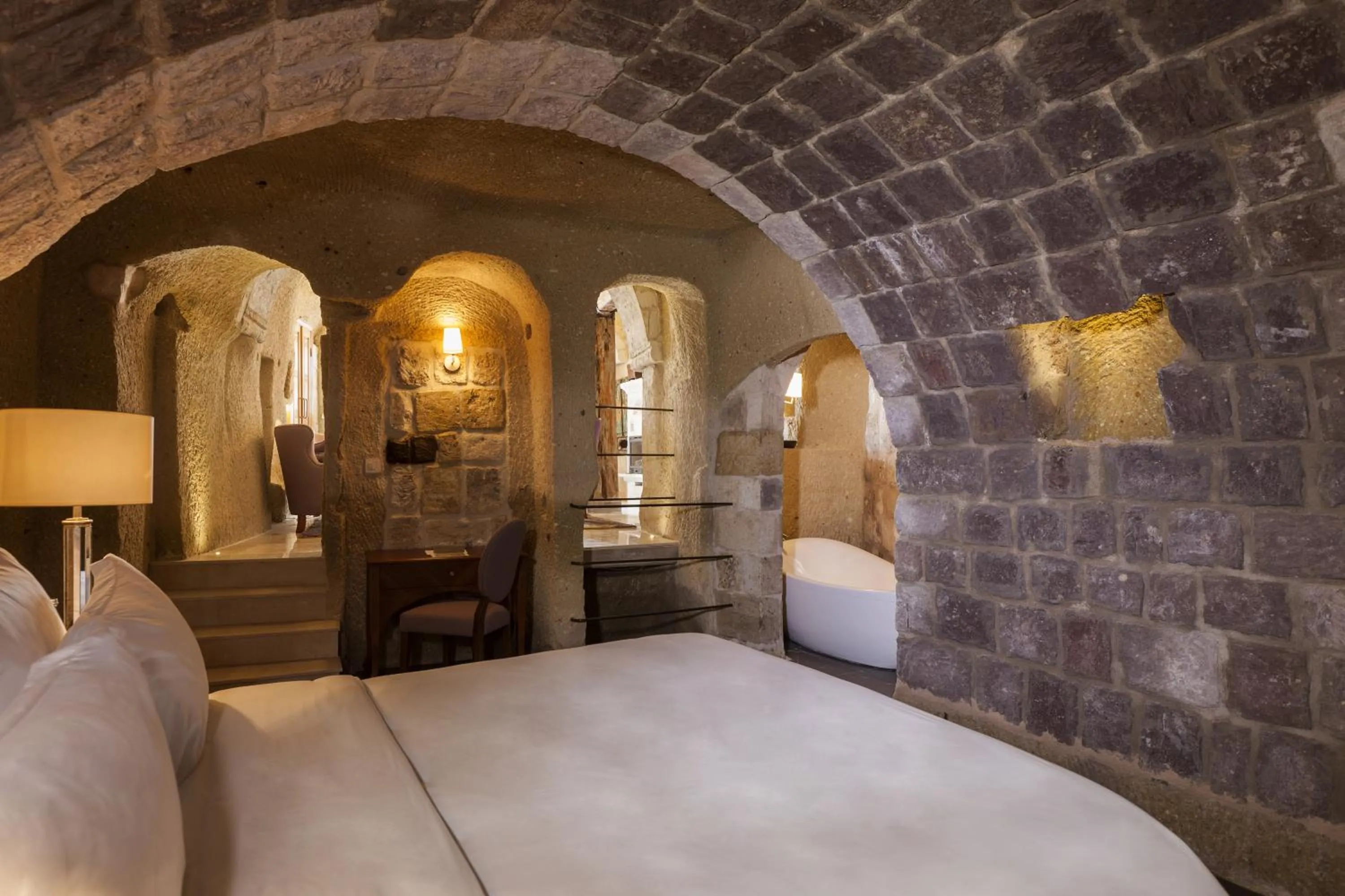 Photo of the whole room, Bed in Exedra Cappadocia