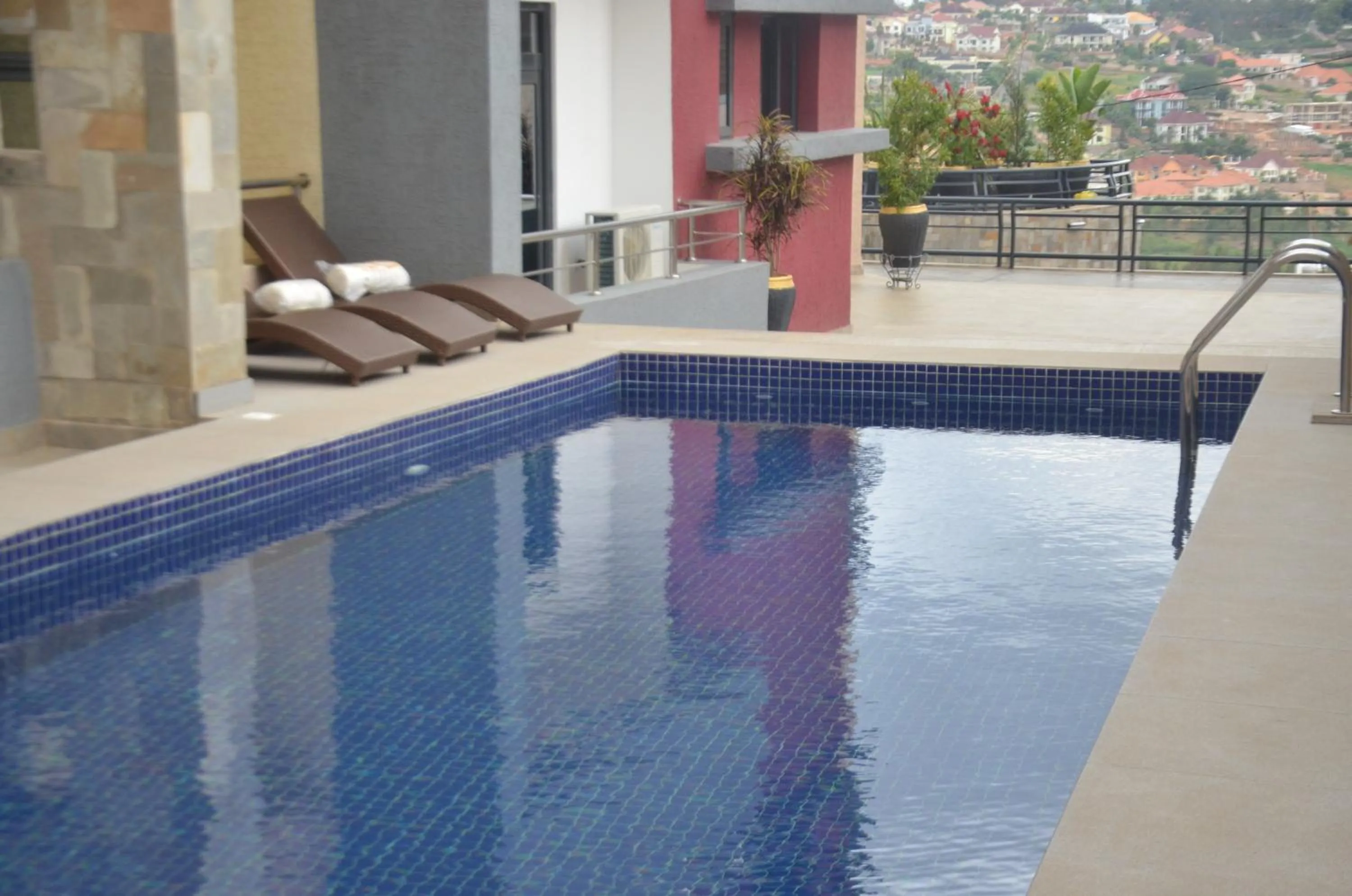 Swimming pool in Victory Villa Apartment hotel