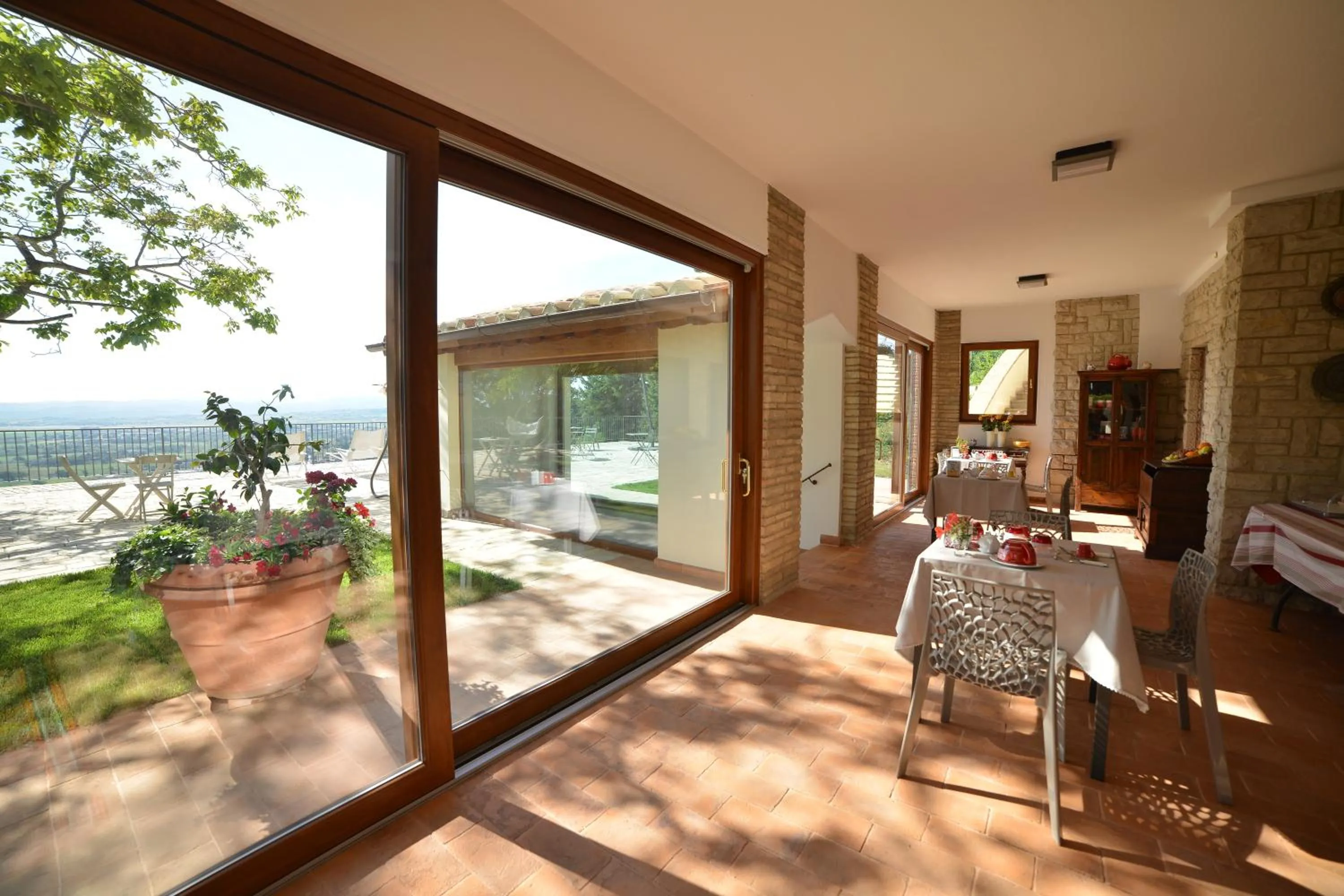 Restaurant/places to eat in Villa Clara