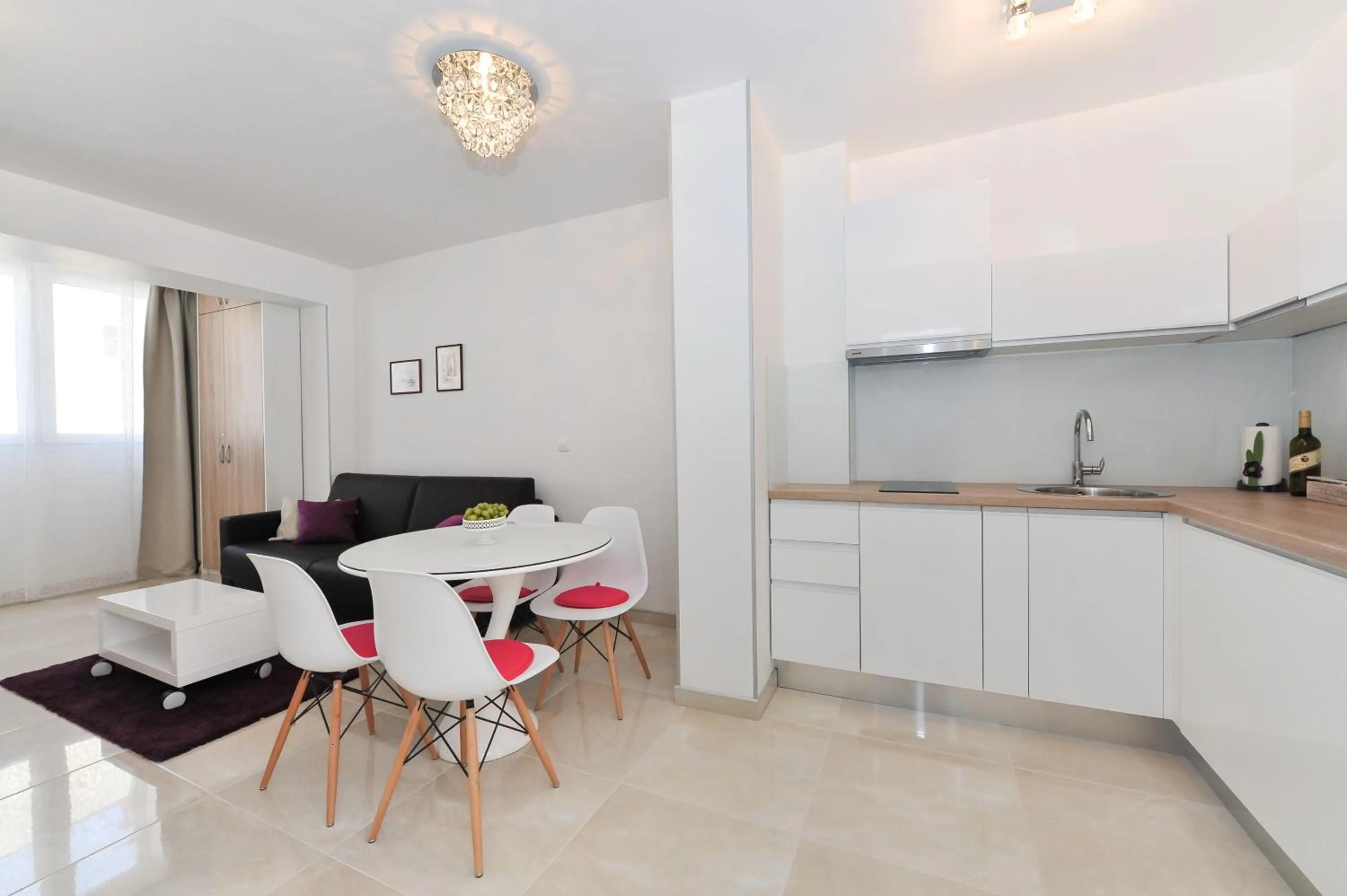 Kitchen or kitchenette in Luka Residence Apartments