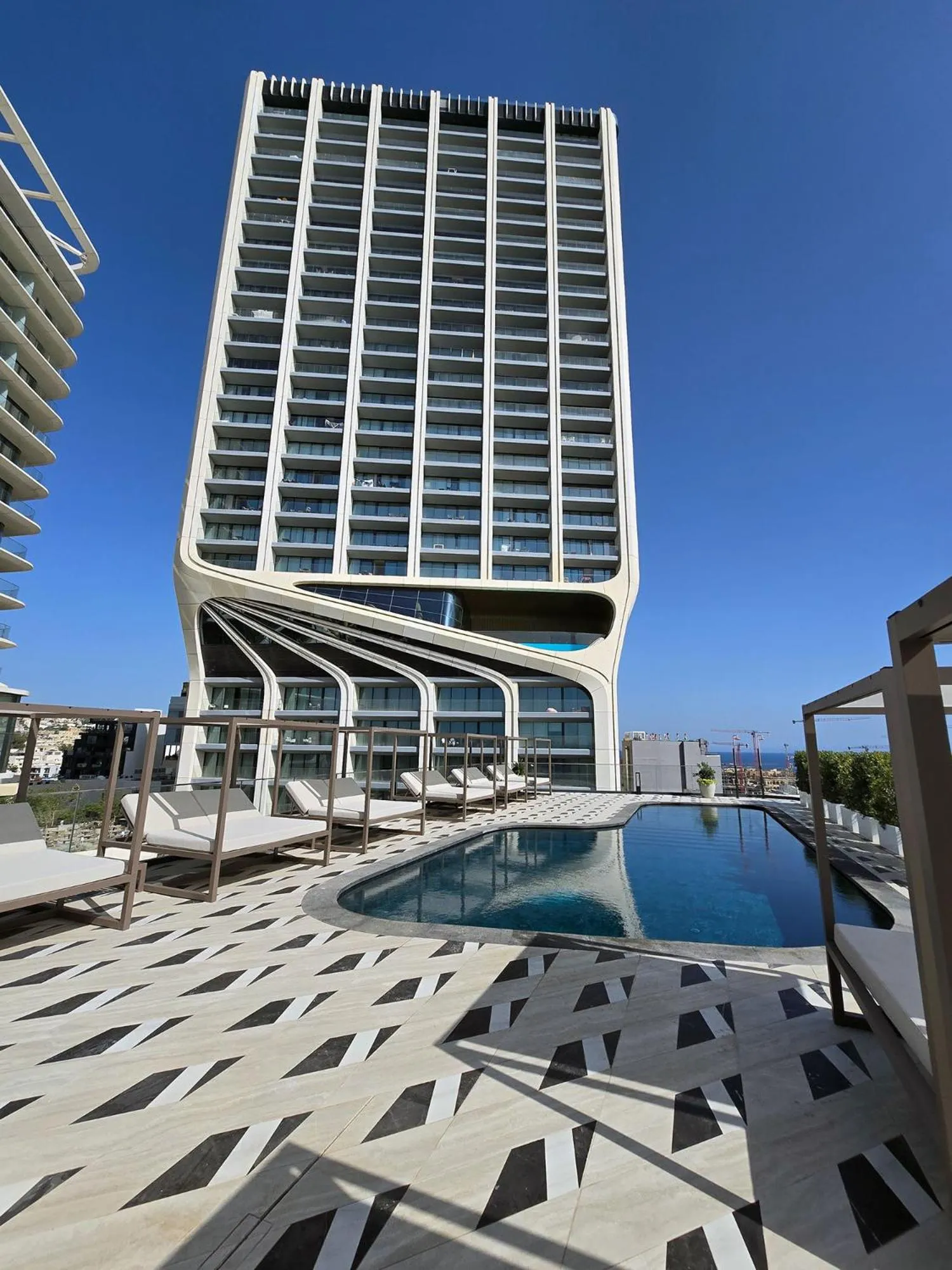 Swimming pool in Mercury Suites - Skydream Getaways