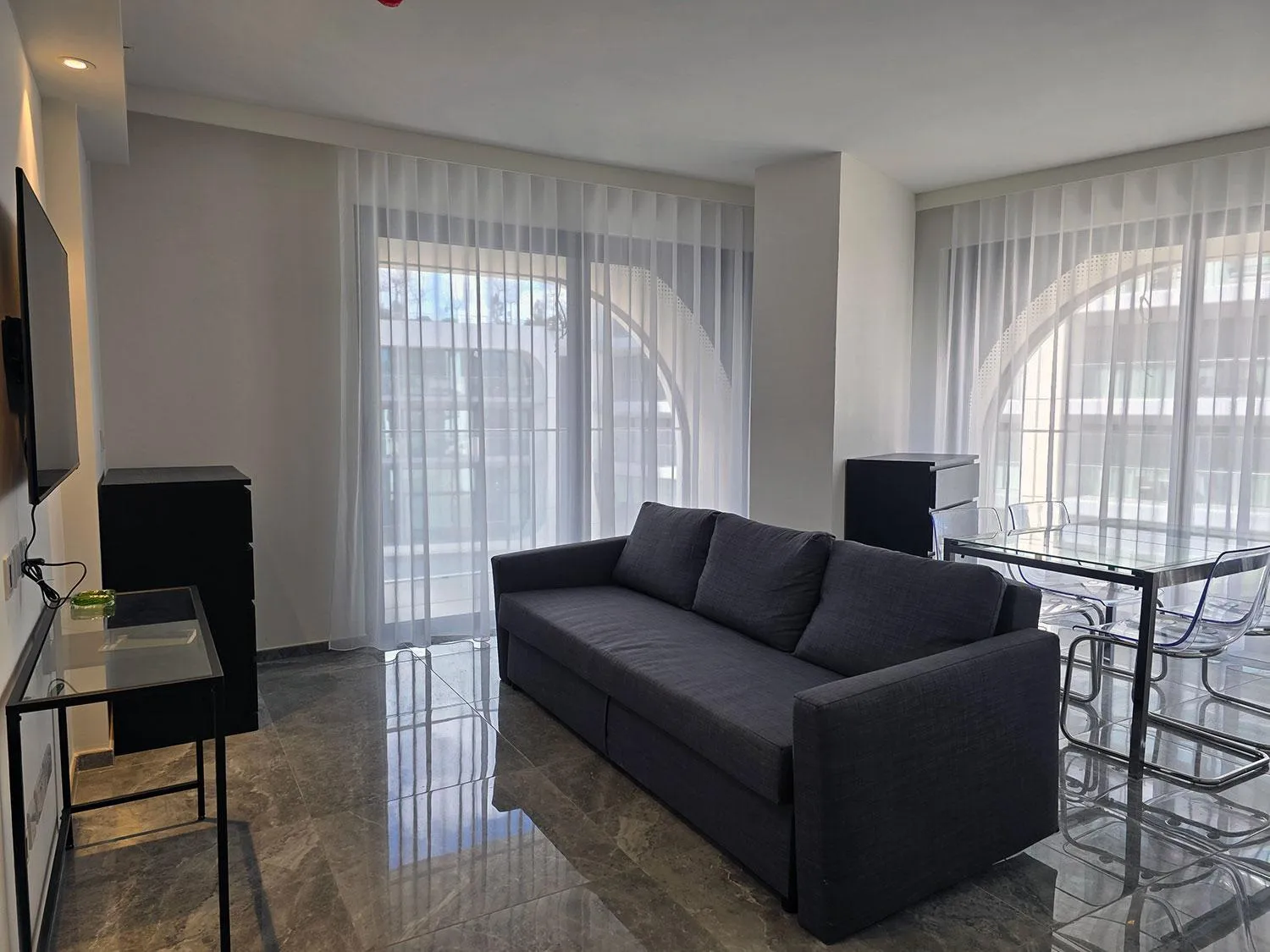 TV and multimedia in Mercury Suites - Skydream Getaways