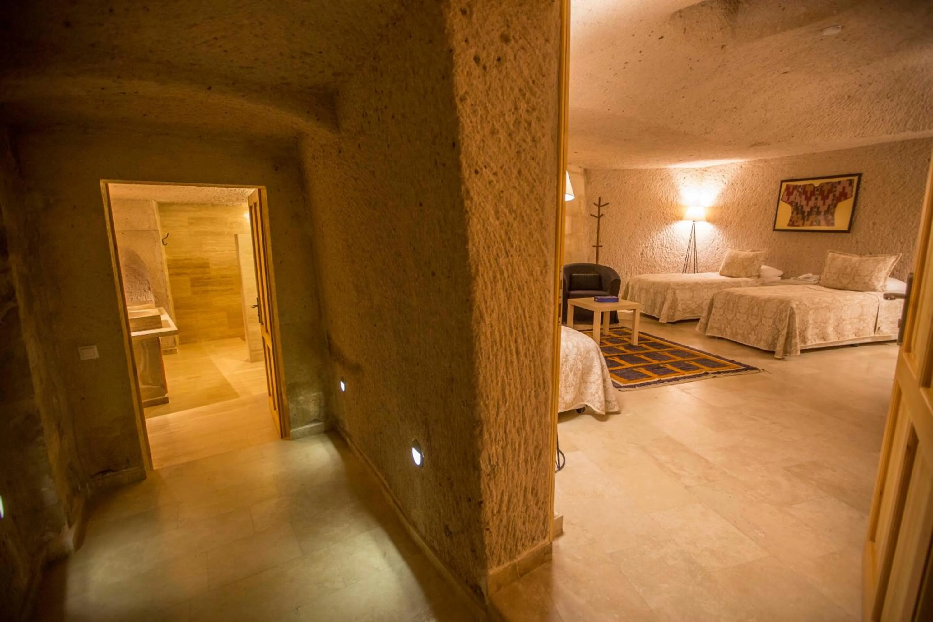 Photo of the whole room, Bed in Kistar Cave Hotel