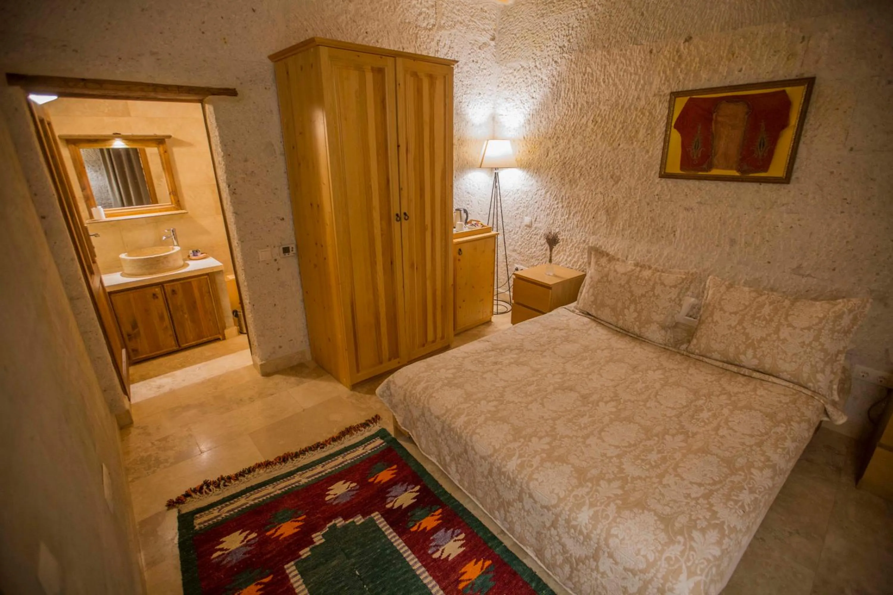 Nearby landmark, Bed in Kistar Cave Hotel