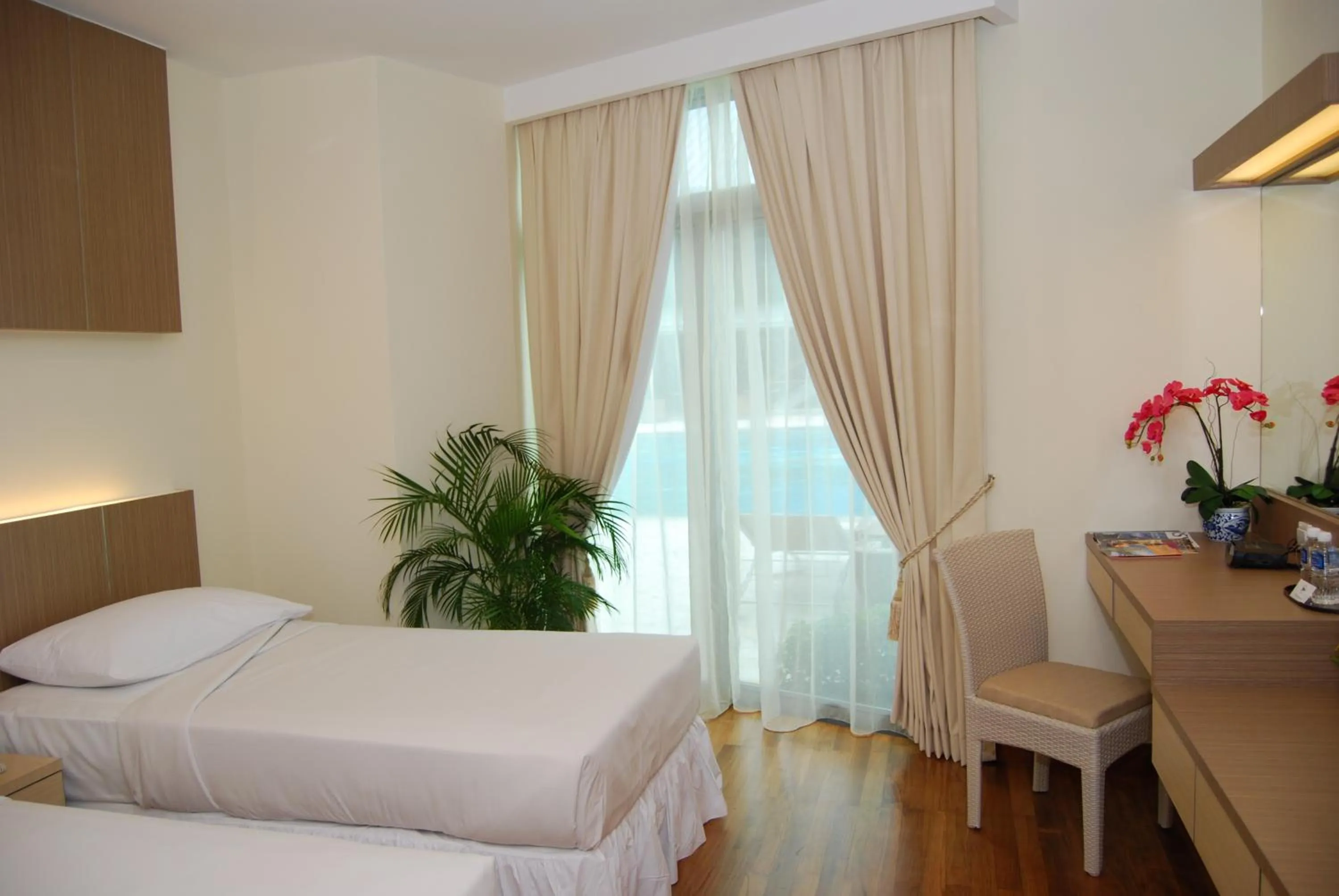 Bedroom, Bed in Republic of Singapore Yacht Club