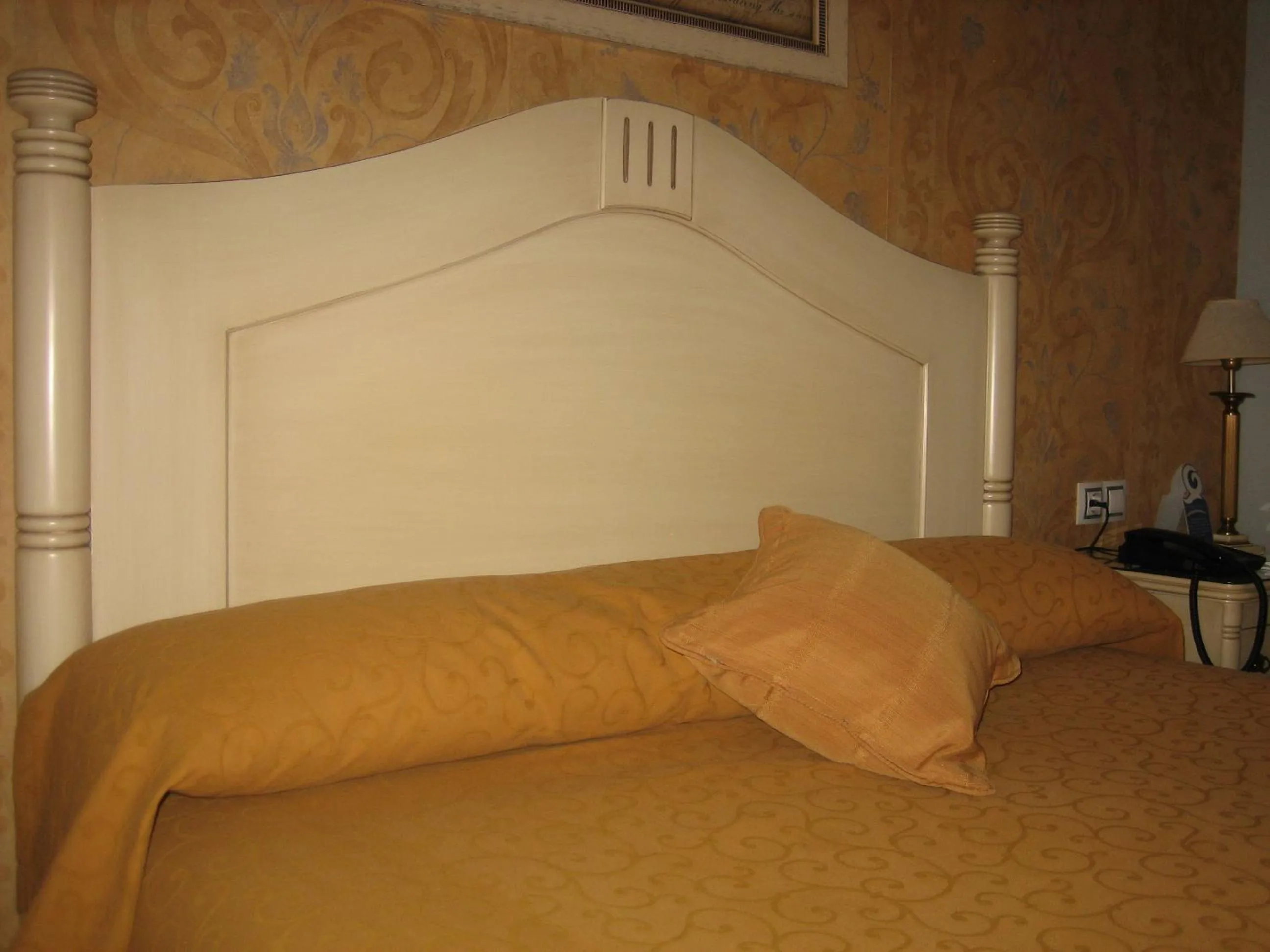 Bed in Hotel Santiago