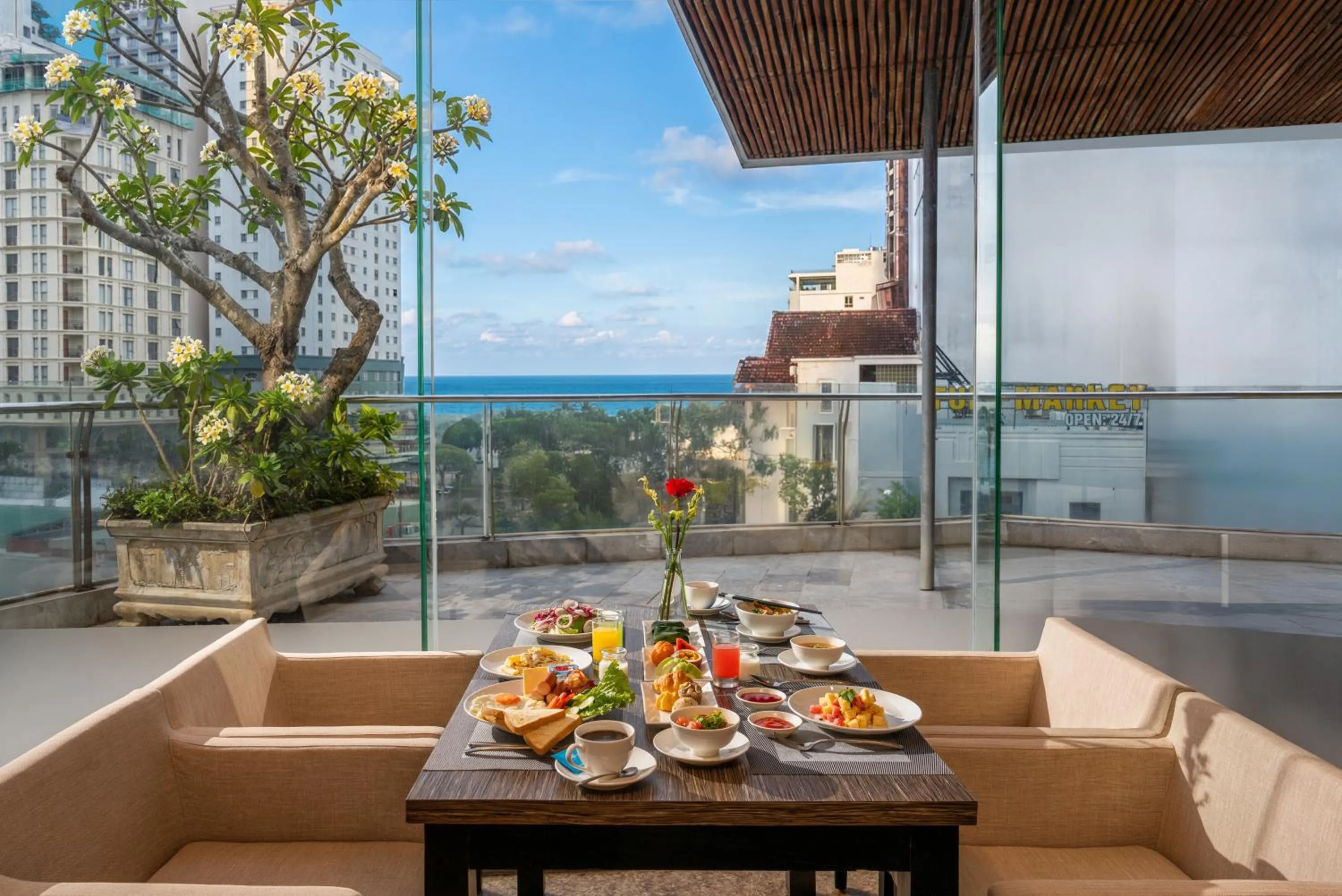 Patio in Avatar Danang Hotel