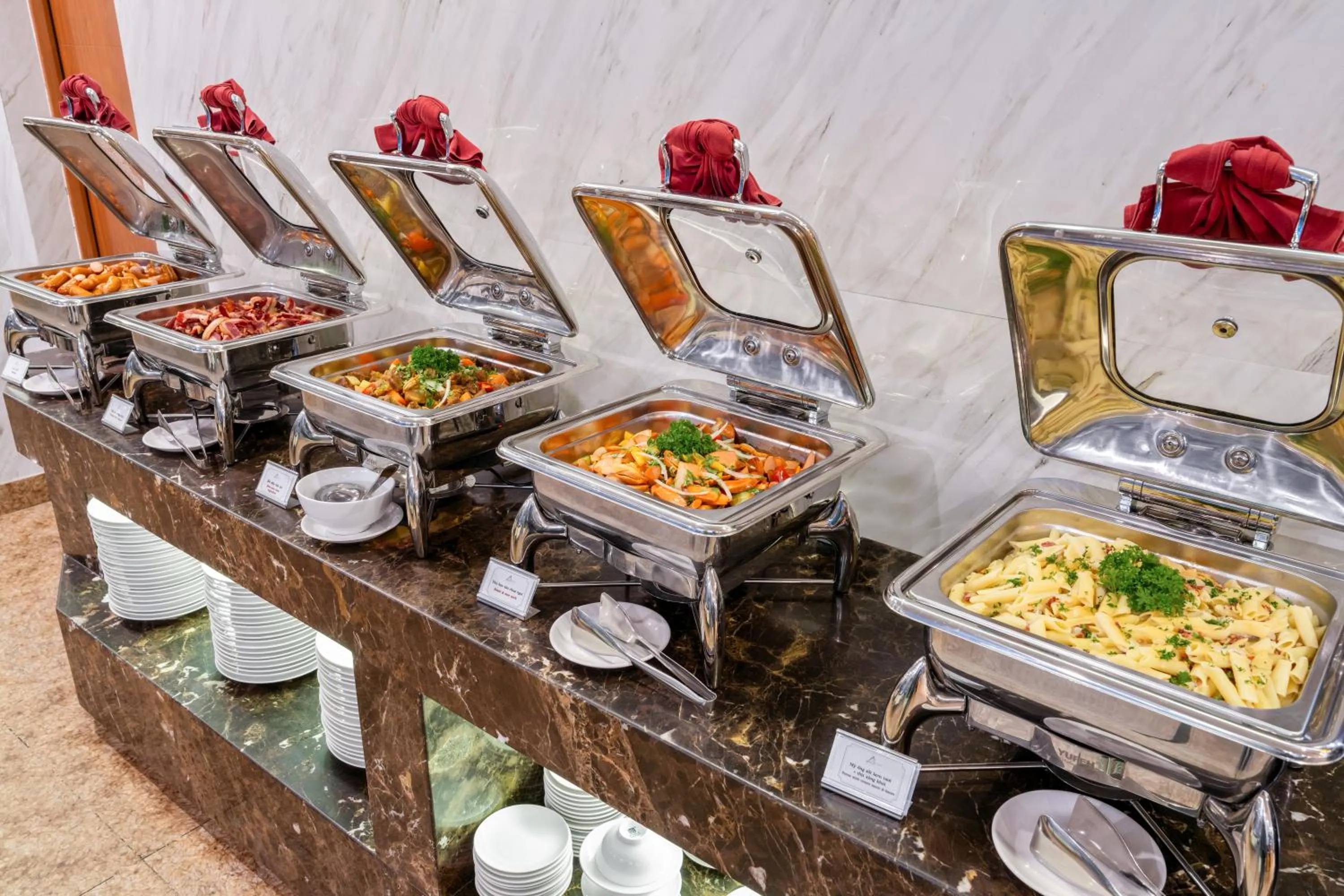 Food and drinks in Avatar Danang Hotel