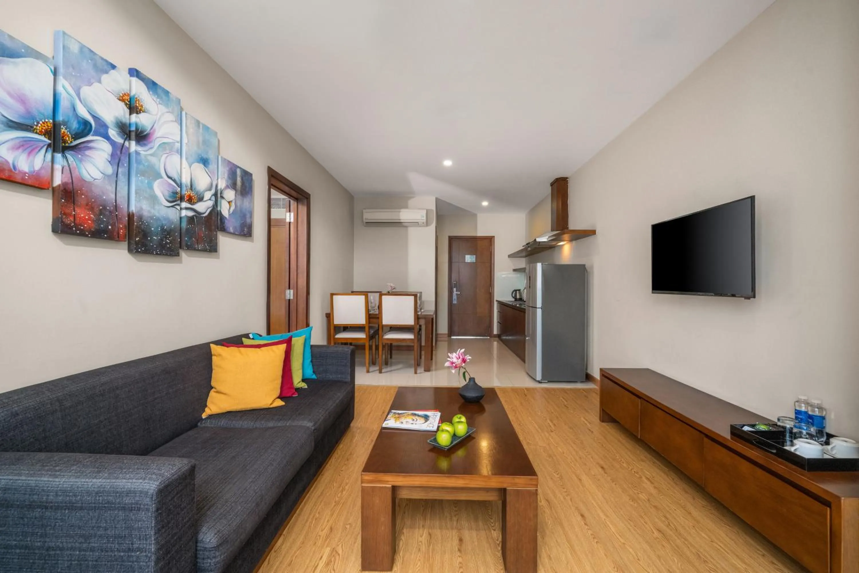 Communal lounge/ TV room in Avatar Danang Hotel