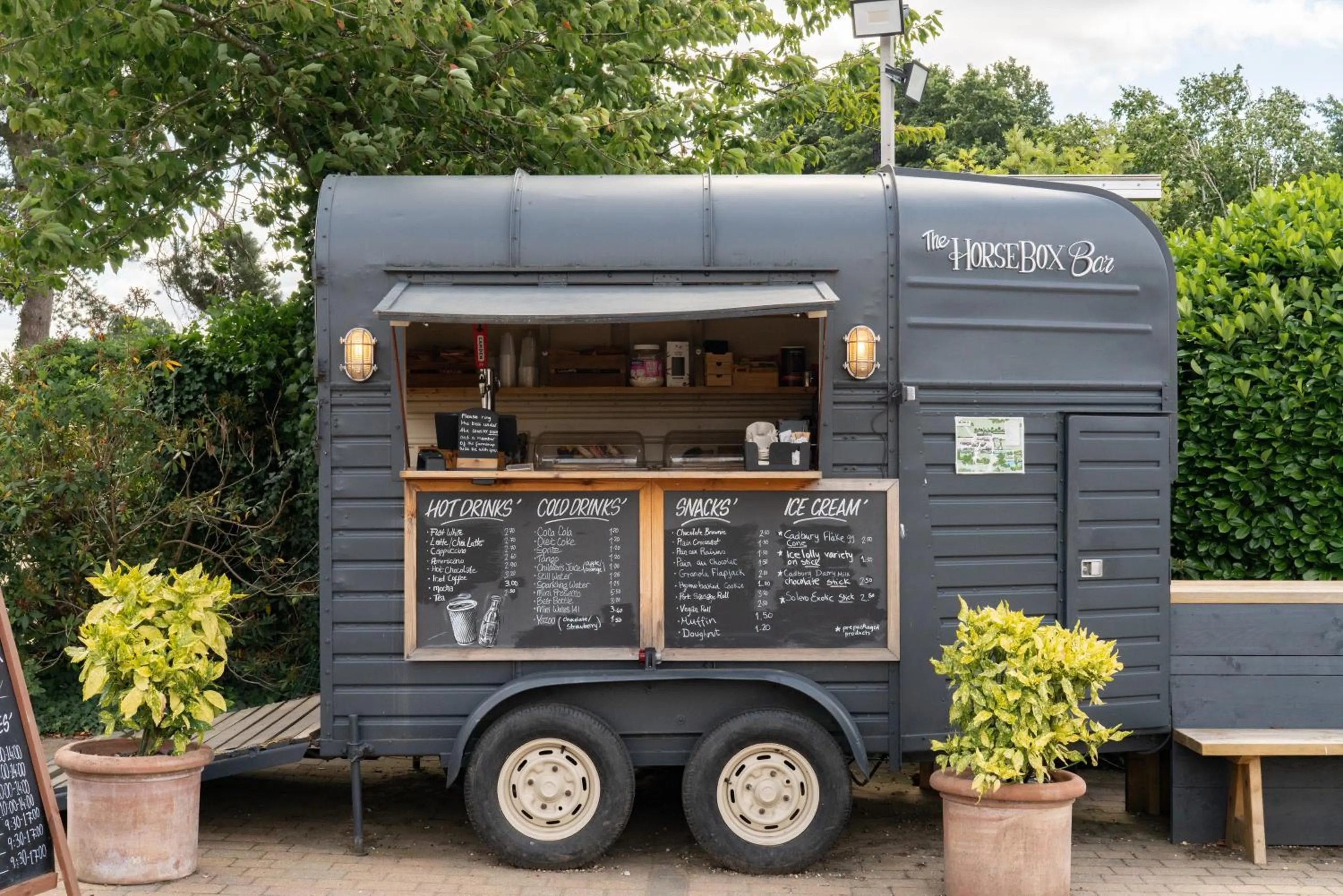 Restaurant/places to eat in Tewinbury Farm Hotel