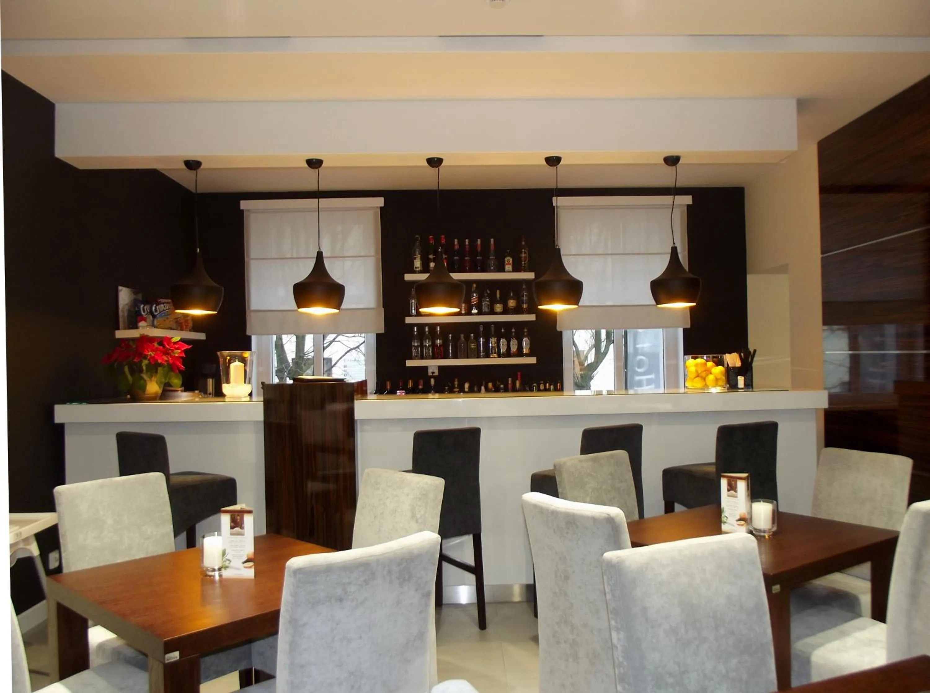 Communal lounge/ TV room in Hotel Chopin Bydgoszcz