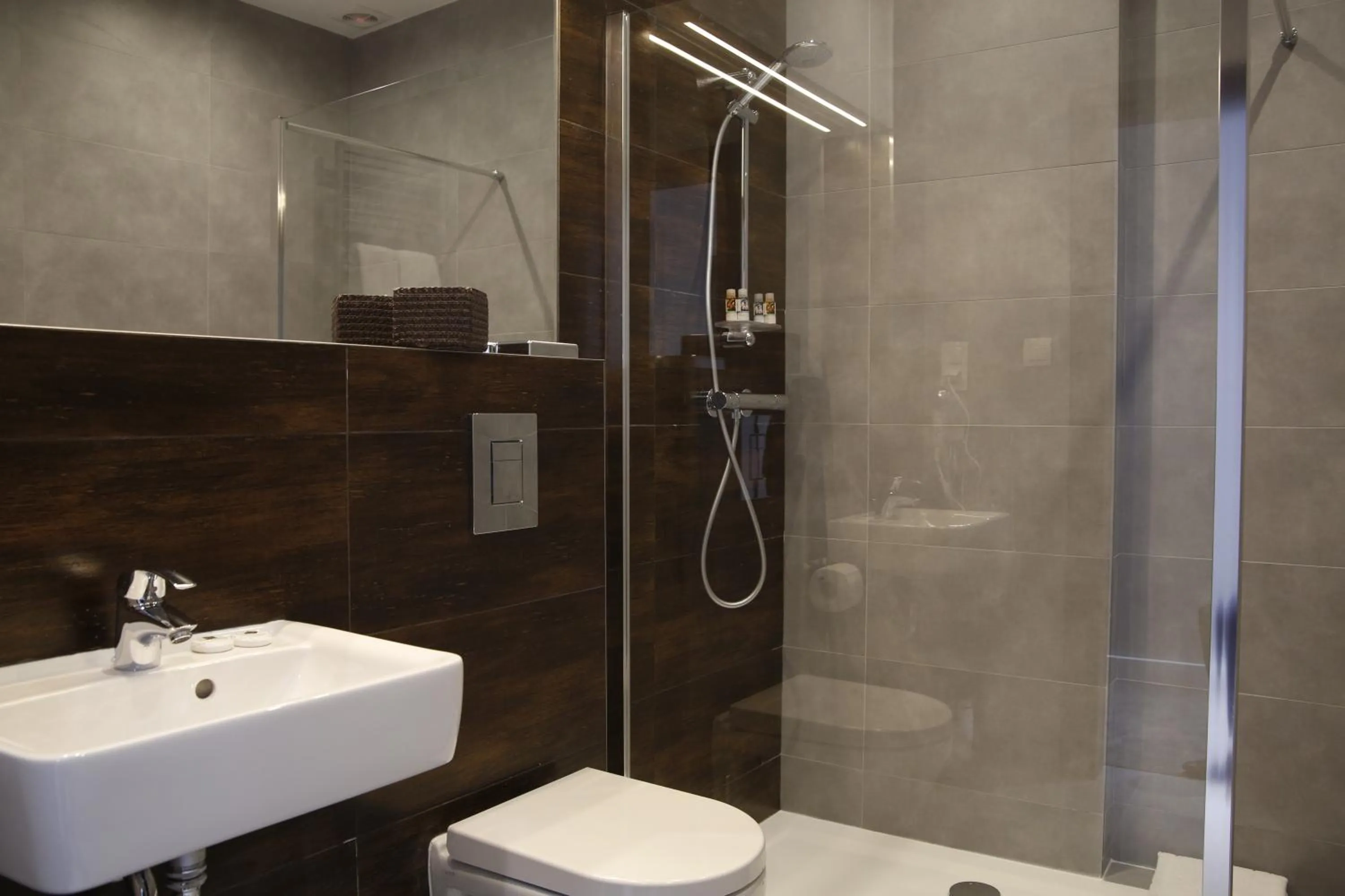 Shower in Hotel Chopin Bydgoszcz