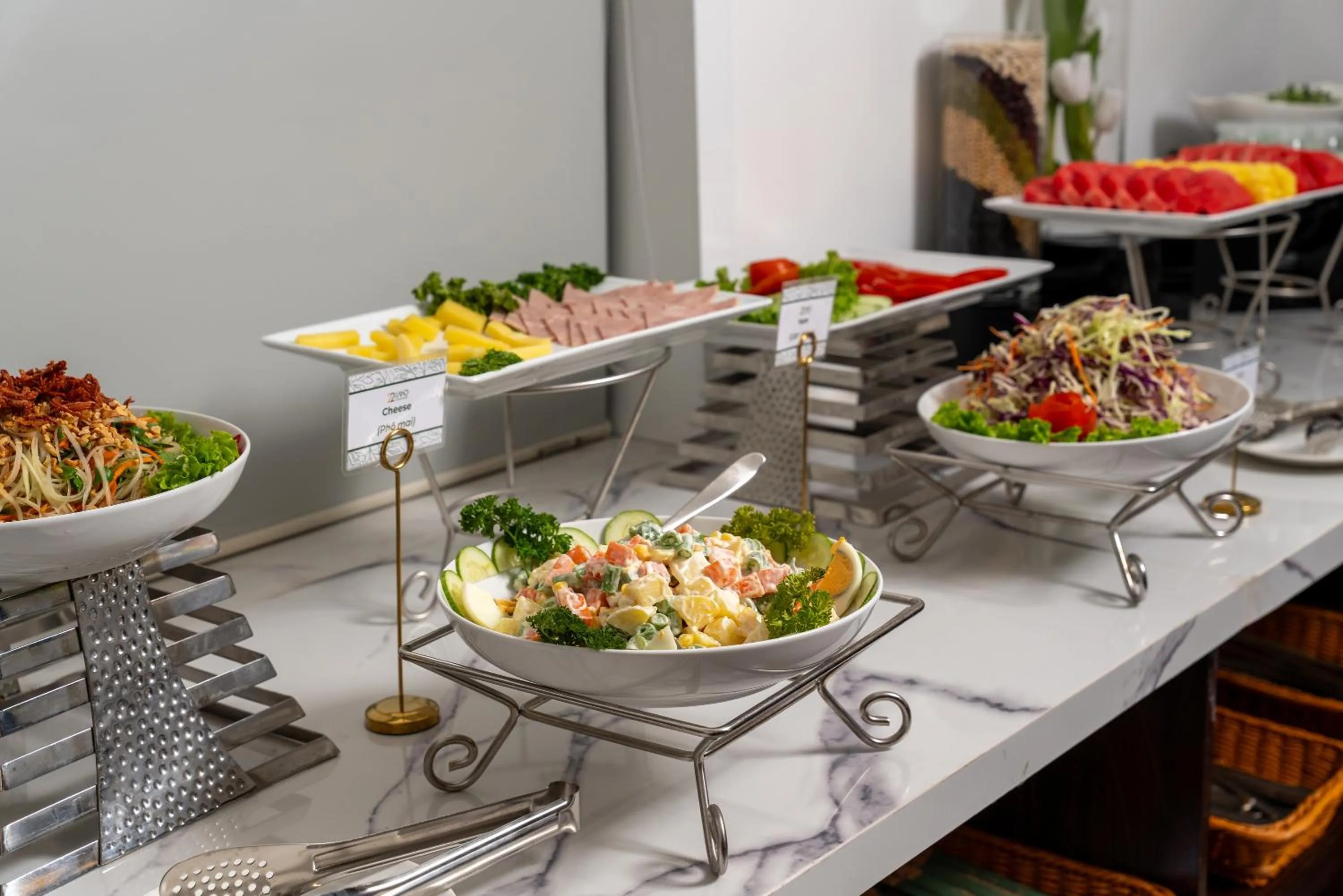 Restaurant/places to eat in Cloud 22Land hotel