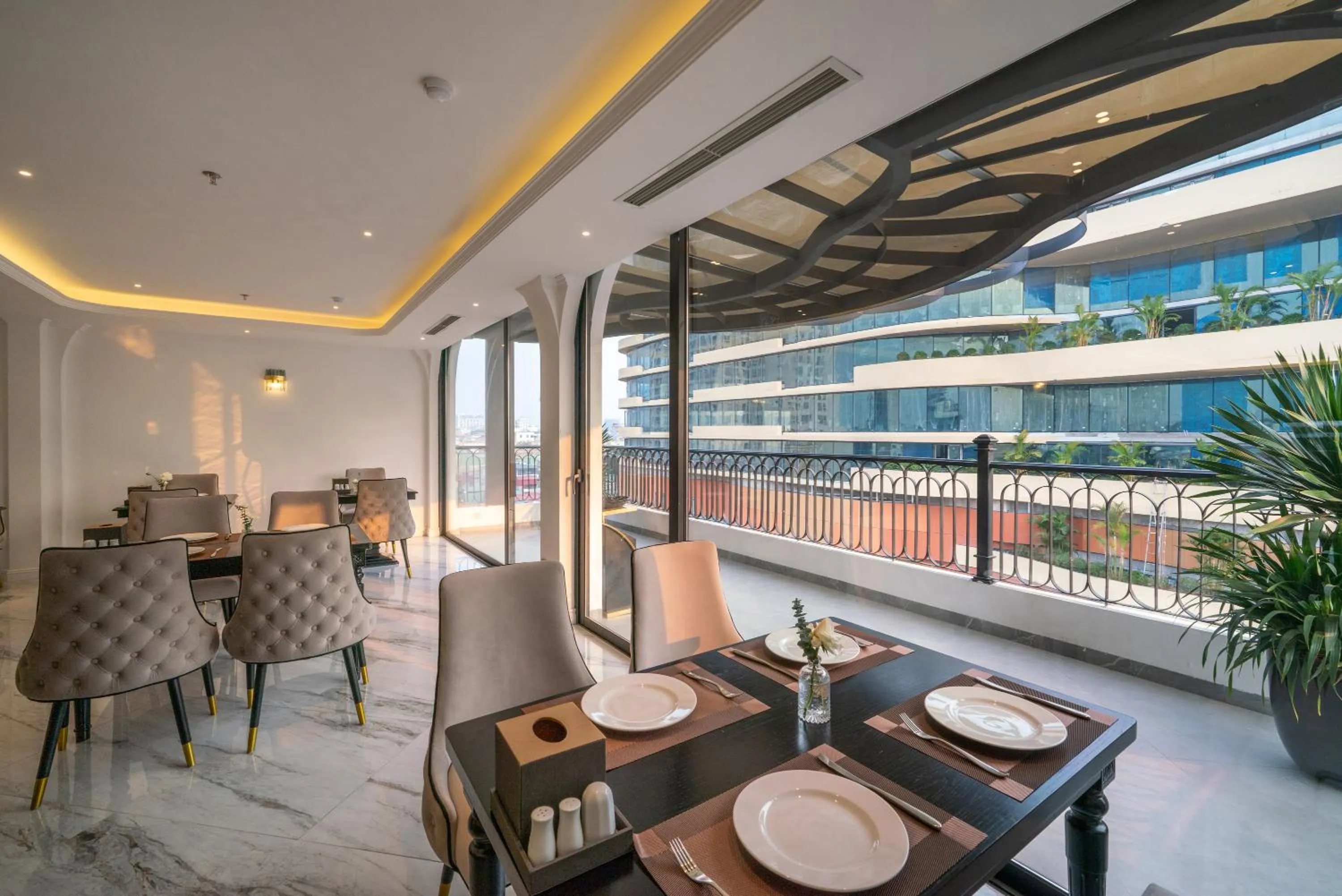 Restaurant/places to eat in Cloud 22Land hotel