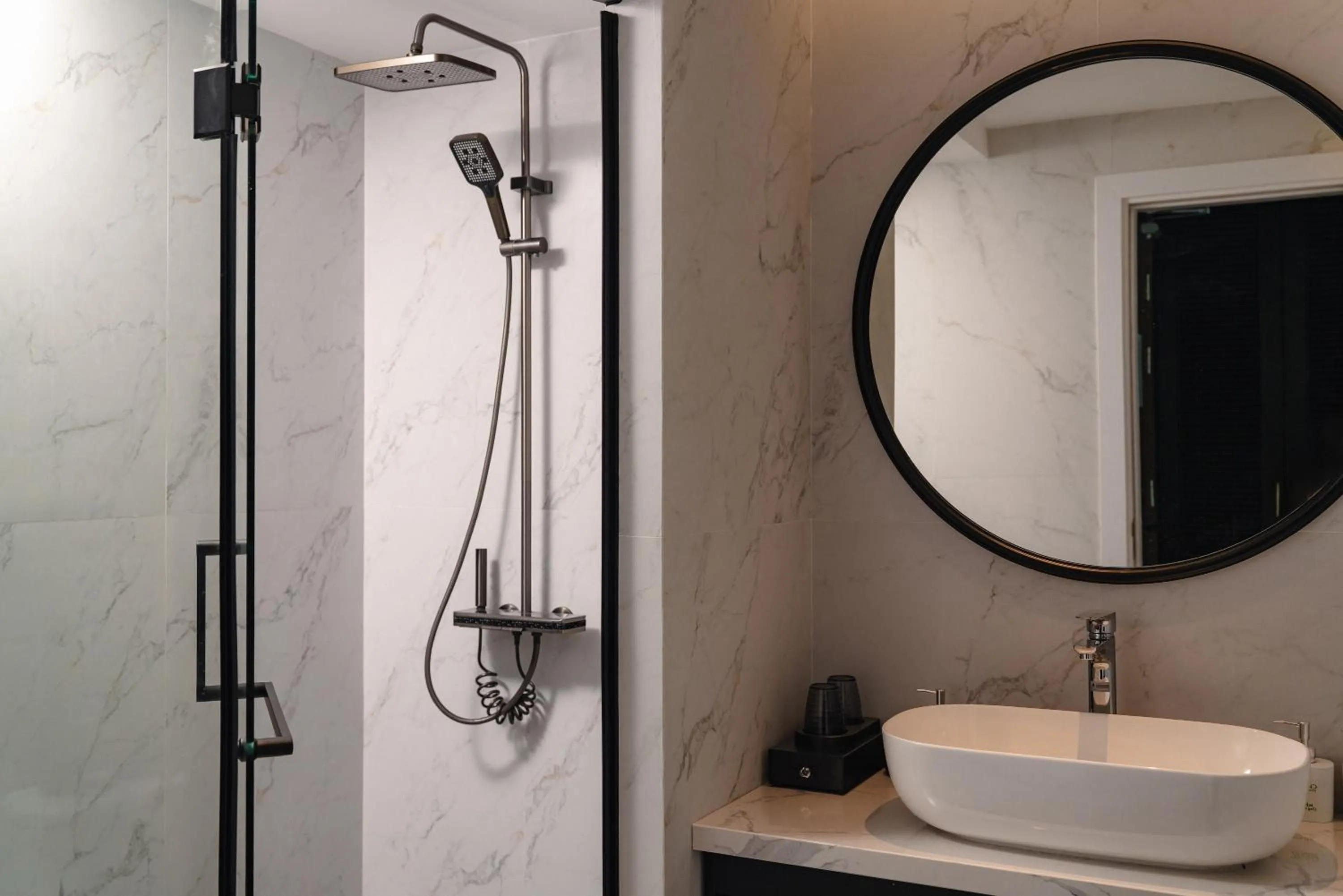 Shower in Cloud 22Land hotel