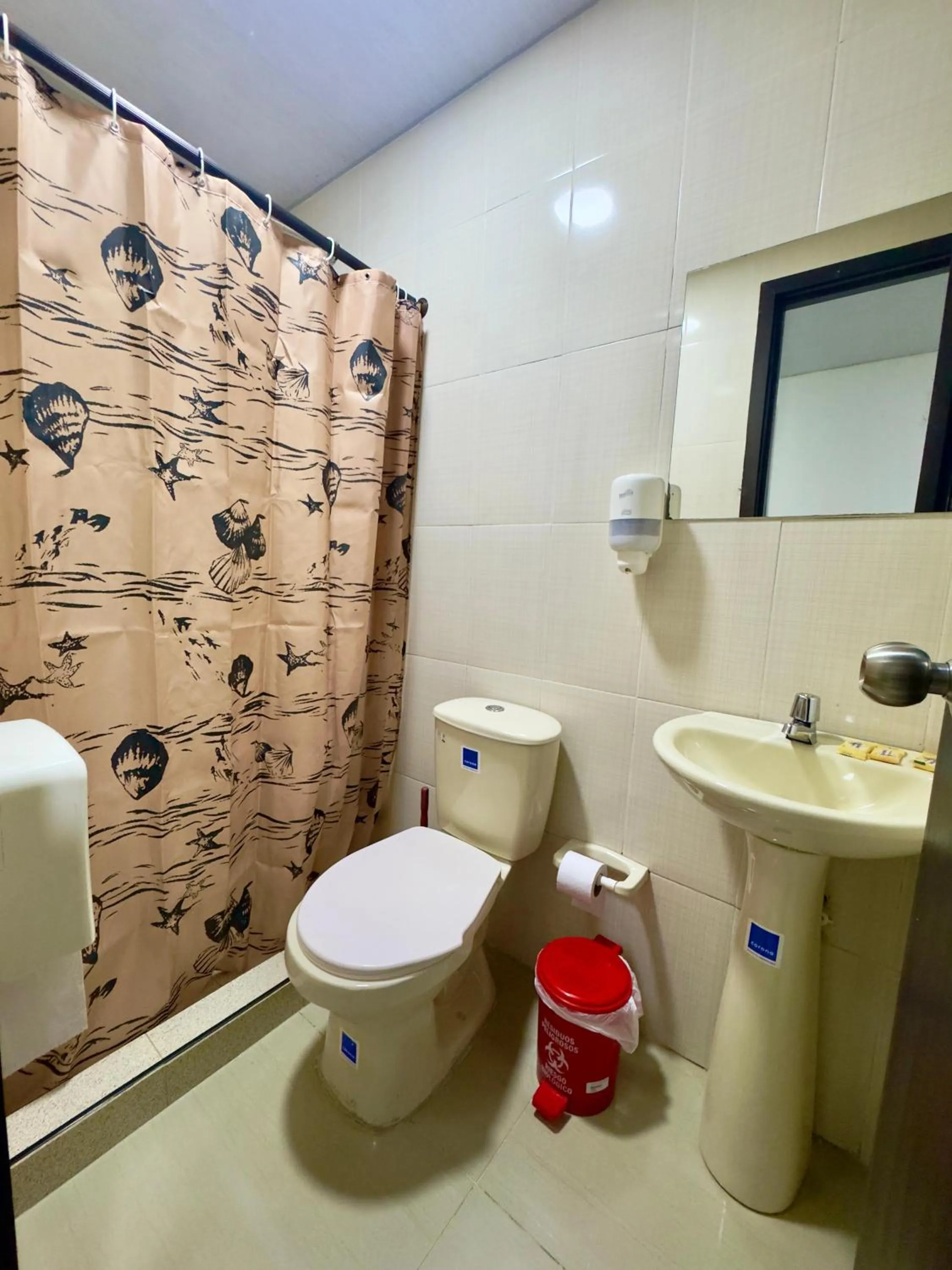 Shower in Hotel Blue