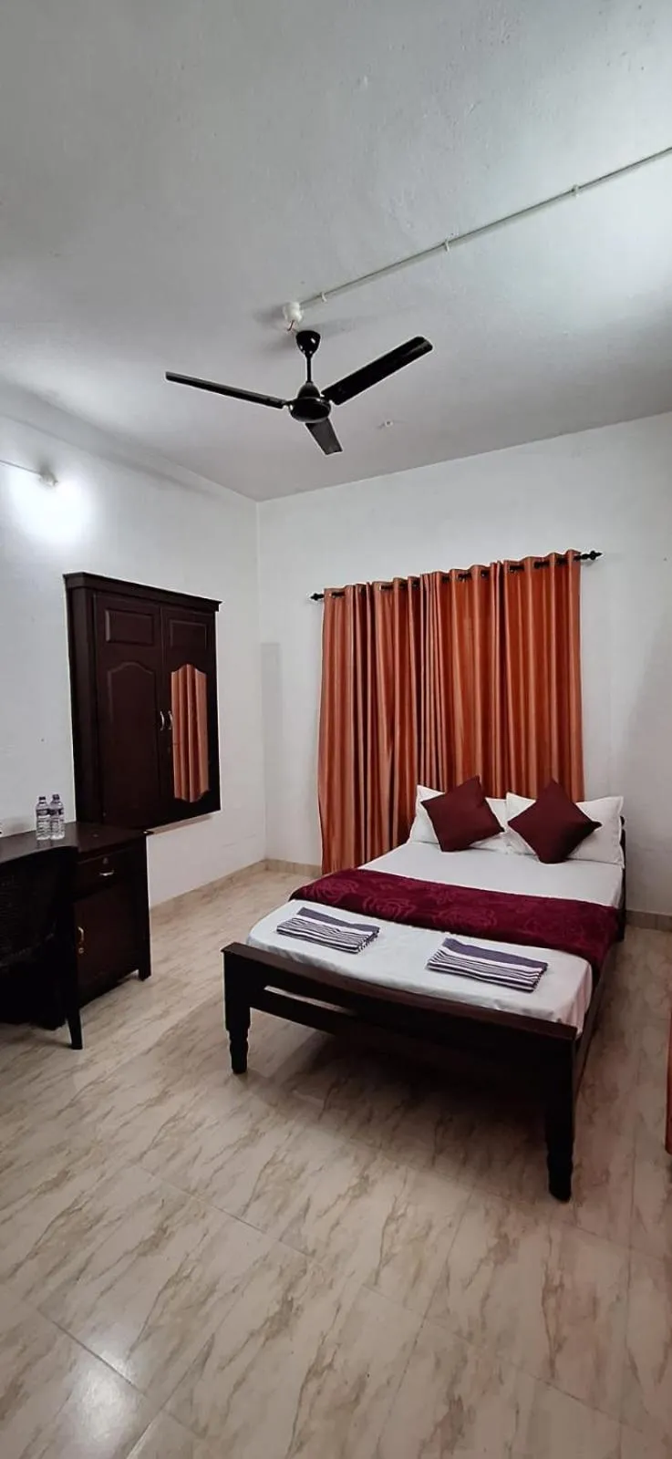 Bedroom, Bed in Holiday Apartments & Homestay