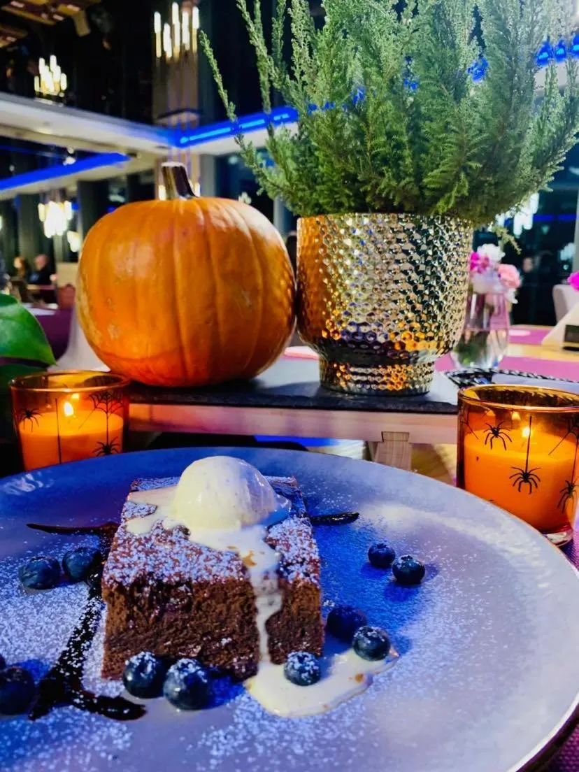 Restaurant/places to eat in Elba Hotel