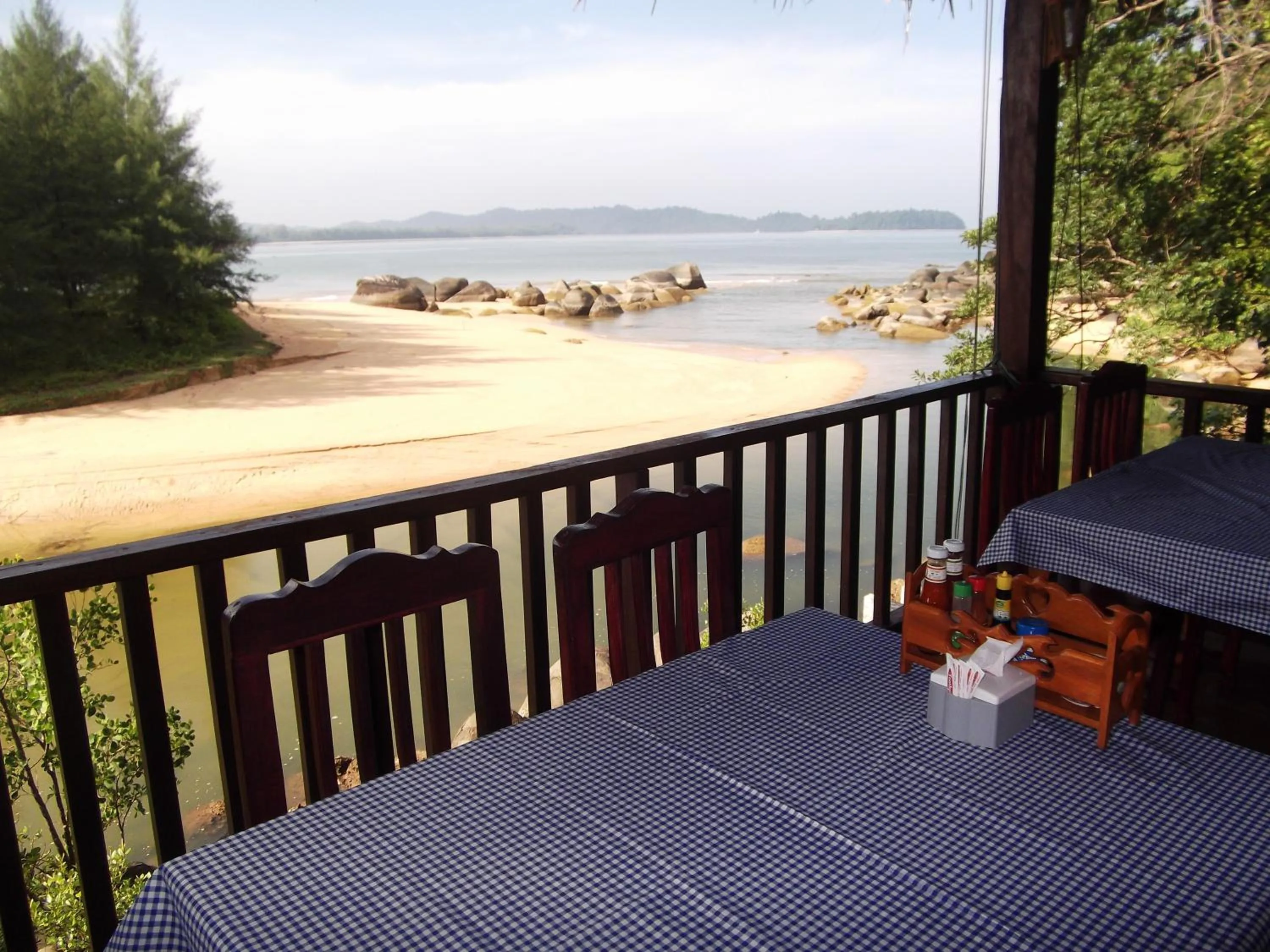 Restaurant/places to eat in Poseidon Bungalows