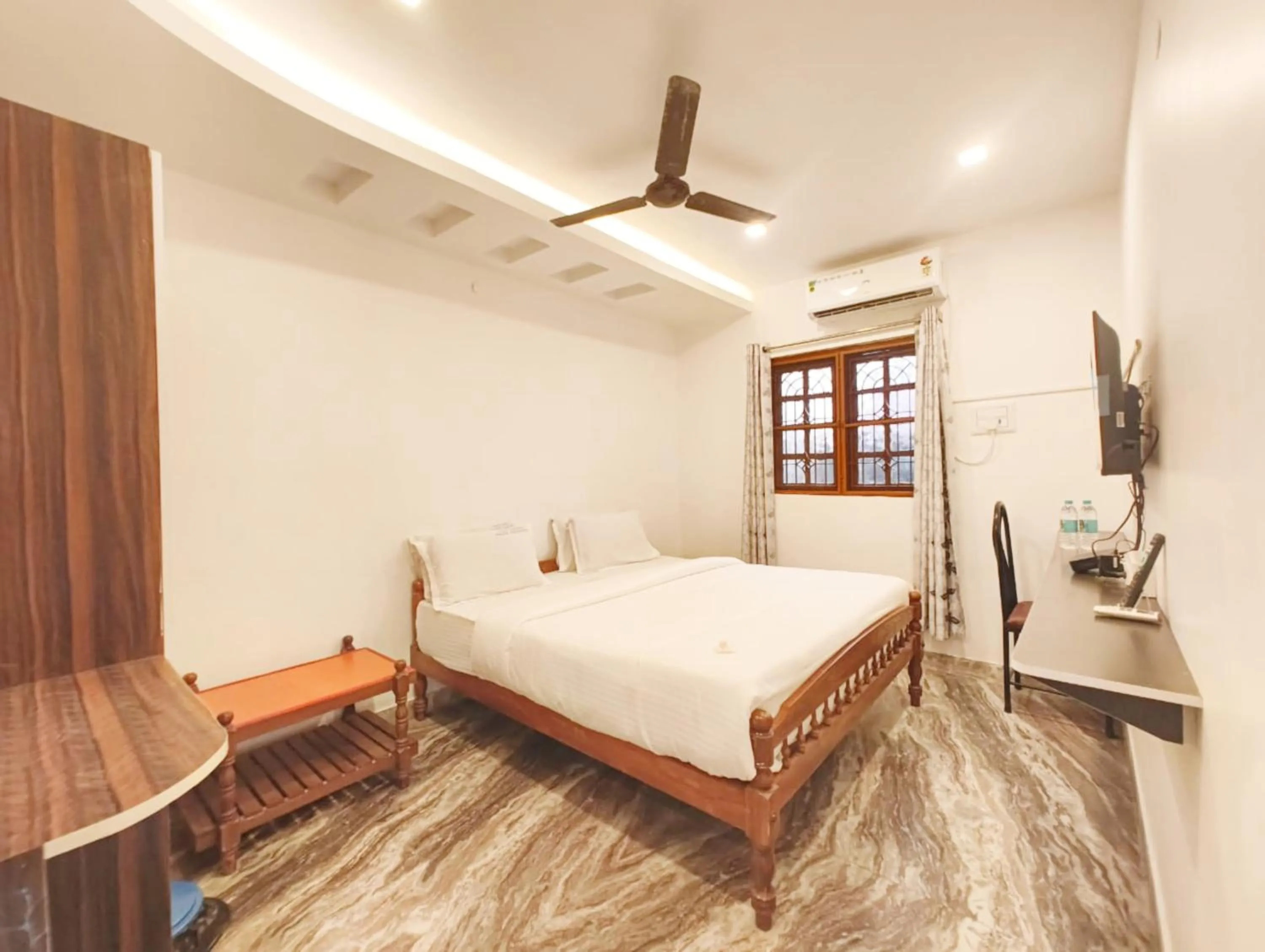 room service, Bed in Hare Rama Hare Krishna - EESHA Hotel