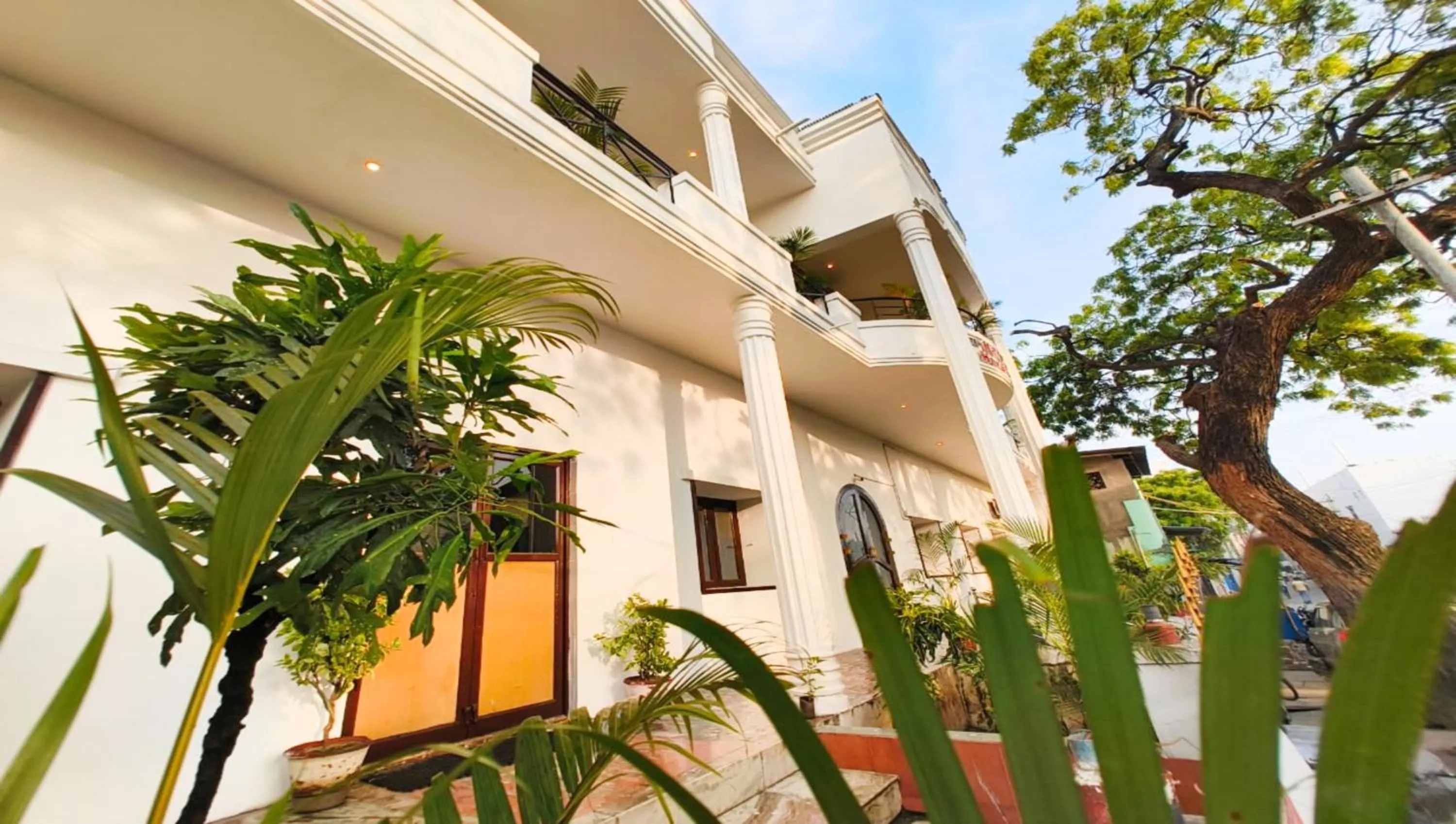 Facade/entrance in Hare Rama Hare Krishna - EESHA Hotel