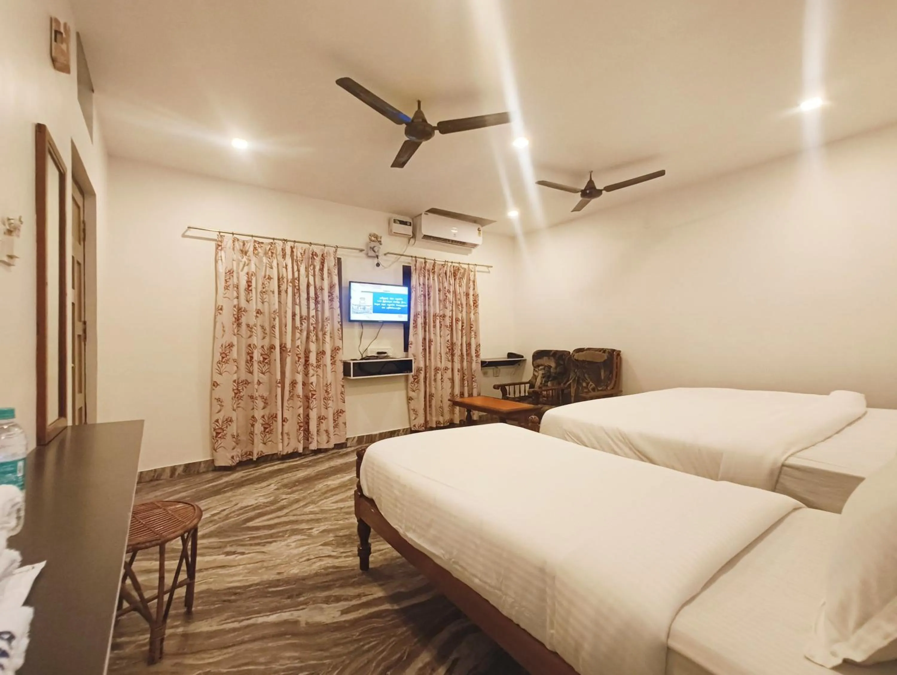 TV and multimedia, Bed in Hare Rama Hare Krishna - EESHA Hotel