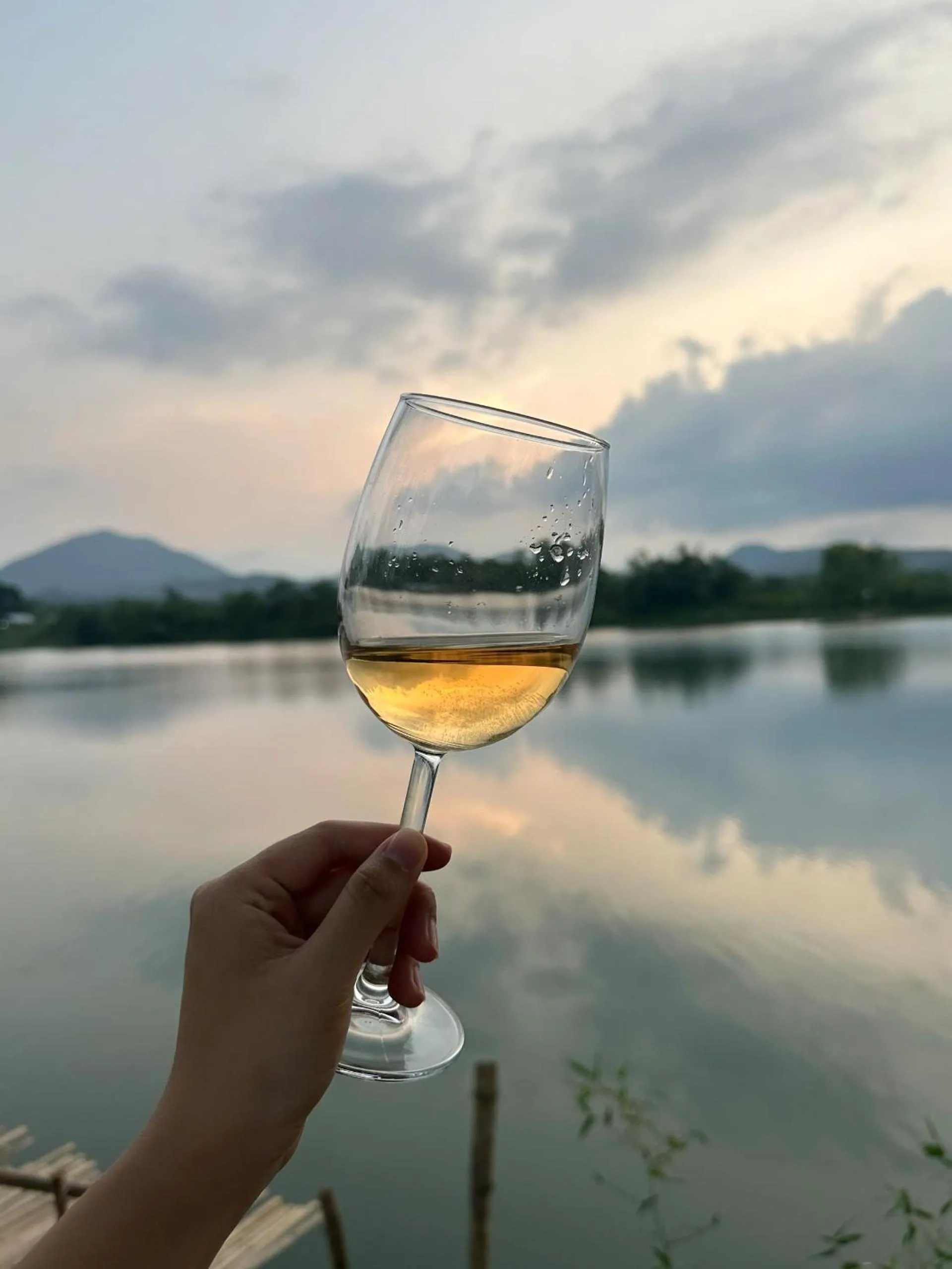Restaurant/places to eat in Vả Riverside Retreat