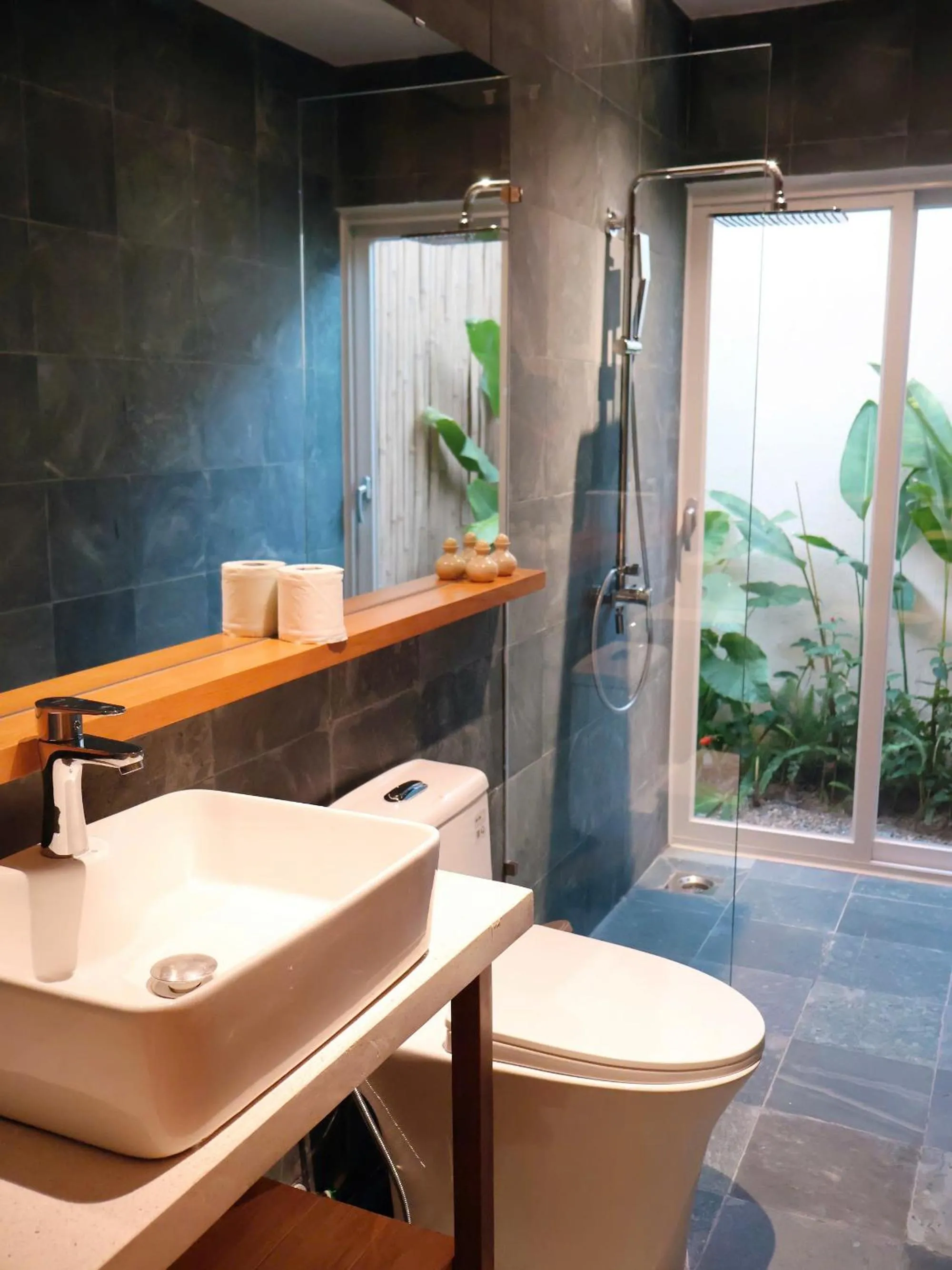 Bathroom in Vả Riverside Retreat