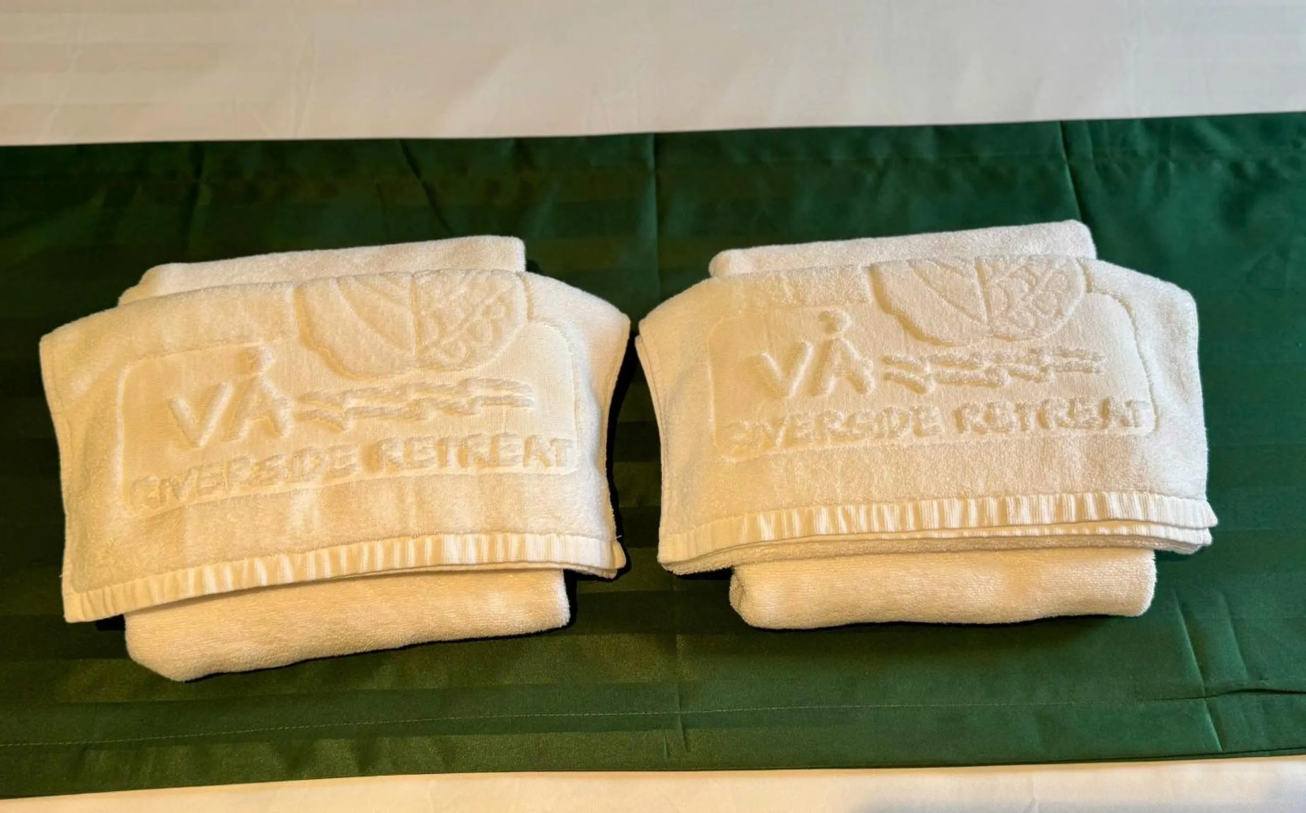 towels, Bed in Vả Riverside Retreat