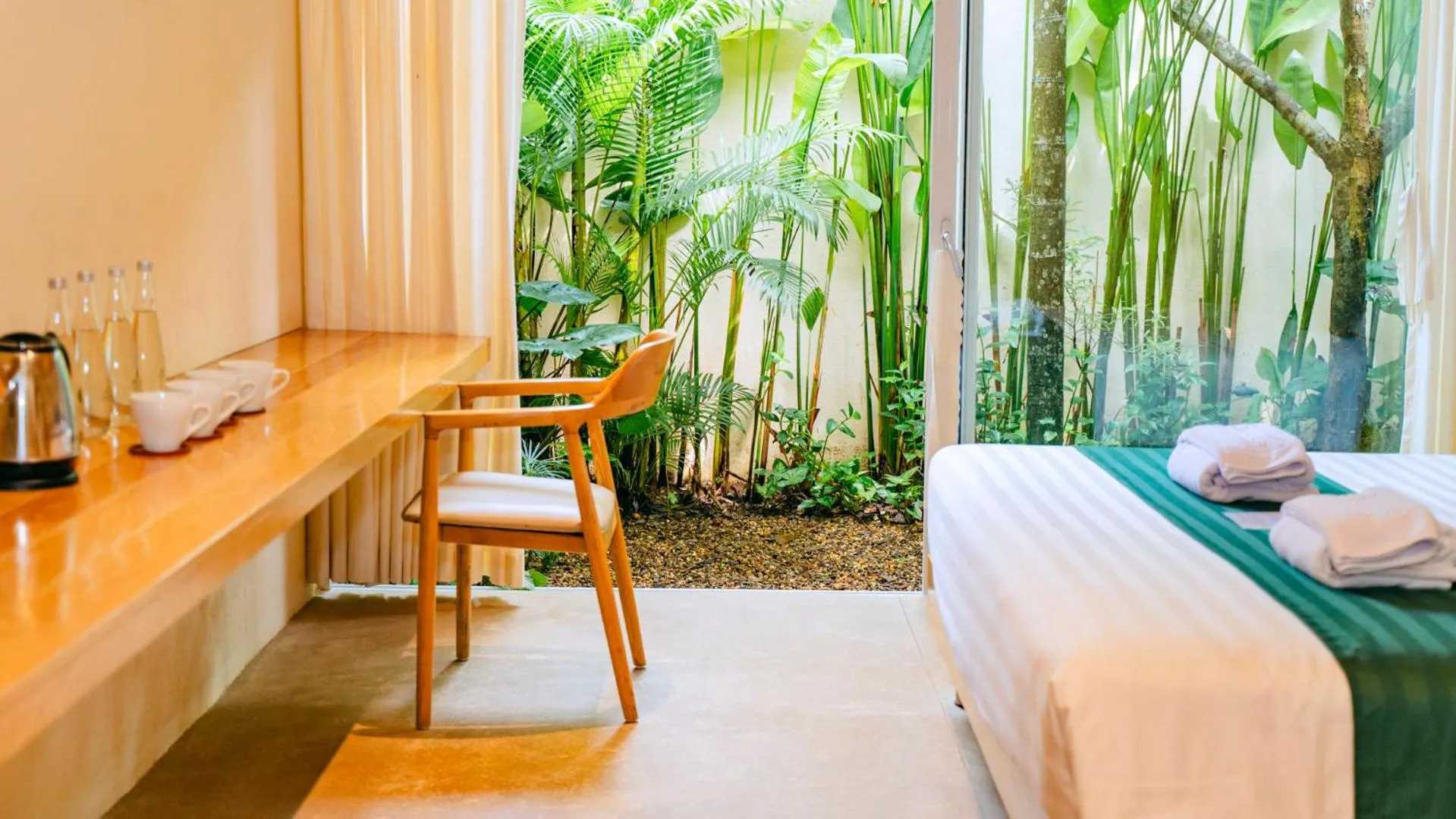 Balcony/Terrace, Bed in Vả Riverside Retreat