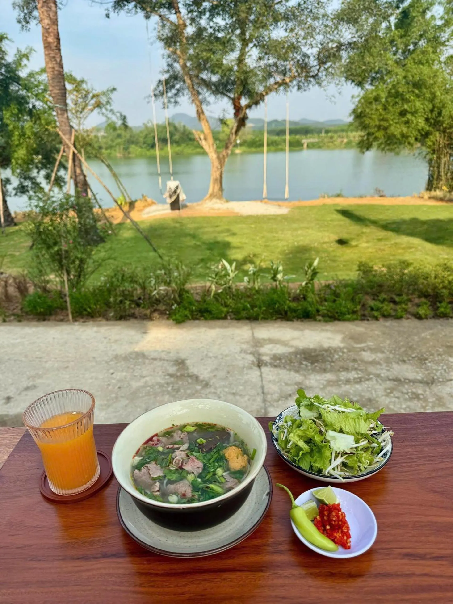 Food and drinks in Vả Riverside Retreat