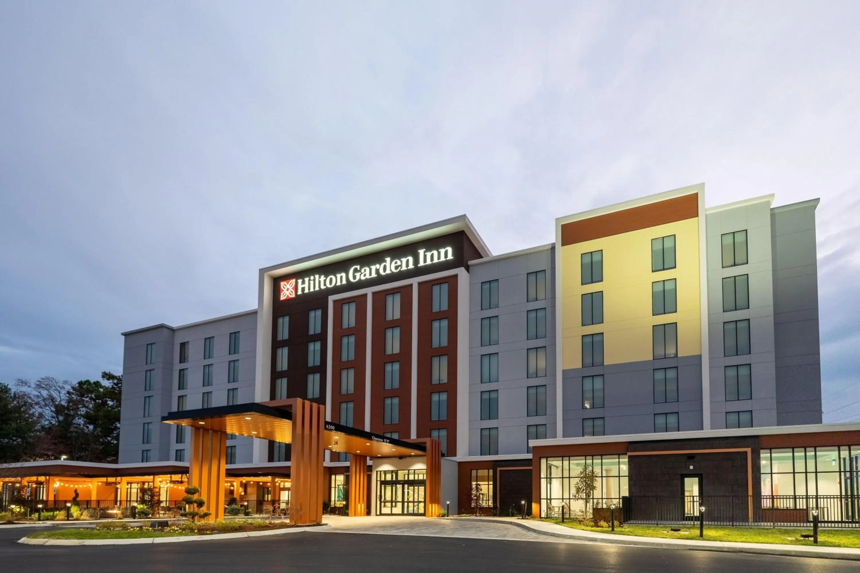 Property building in Hilton Garden Inn Hoover Birmingham