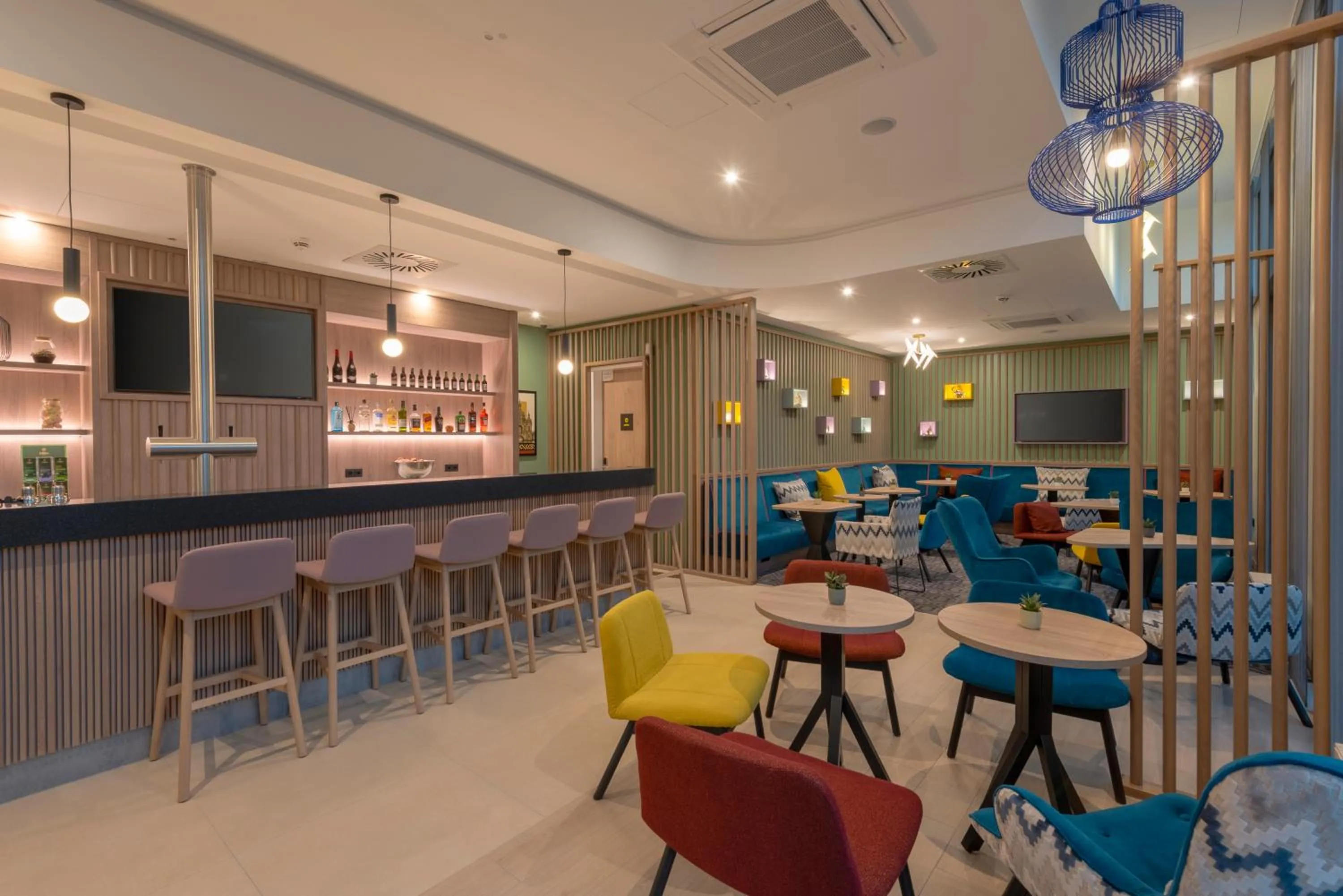 Lounge or bar in Hampton By Hilton Dresden City Centre
