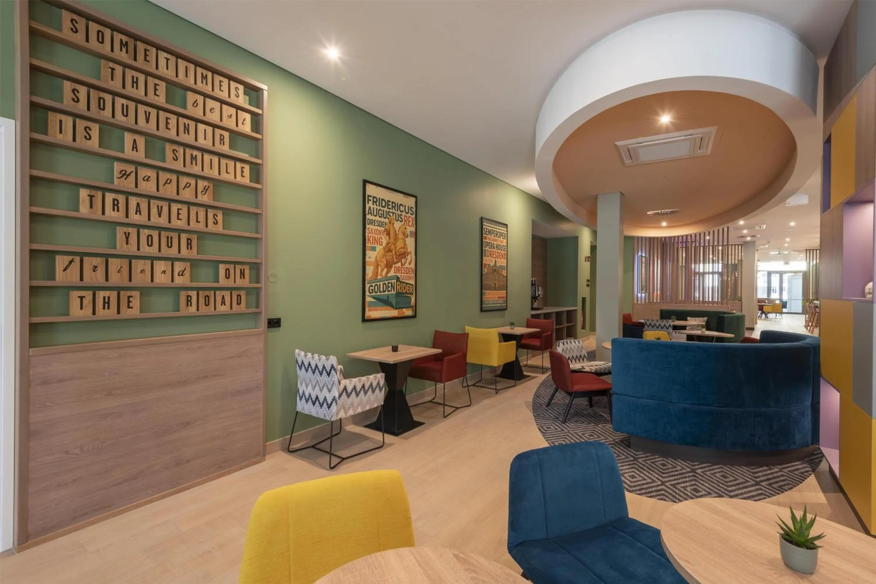 Lobby or reception in Hampton By Hilton Dresden City Centre