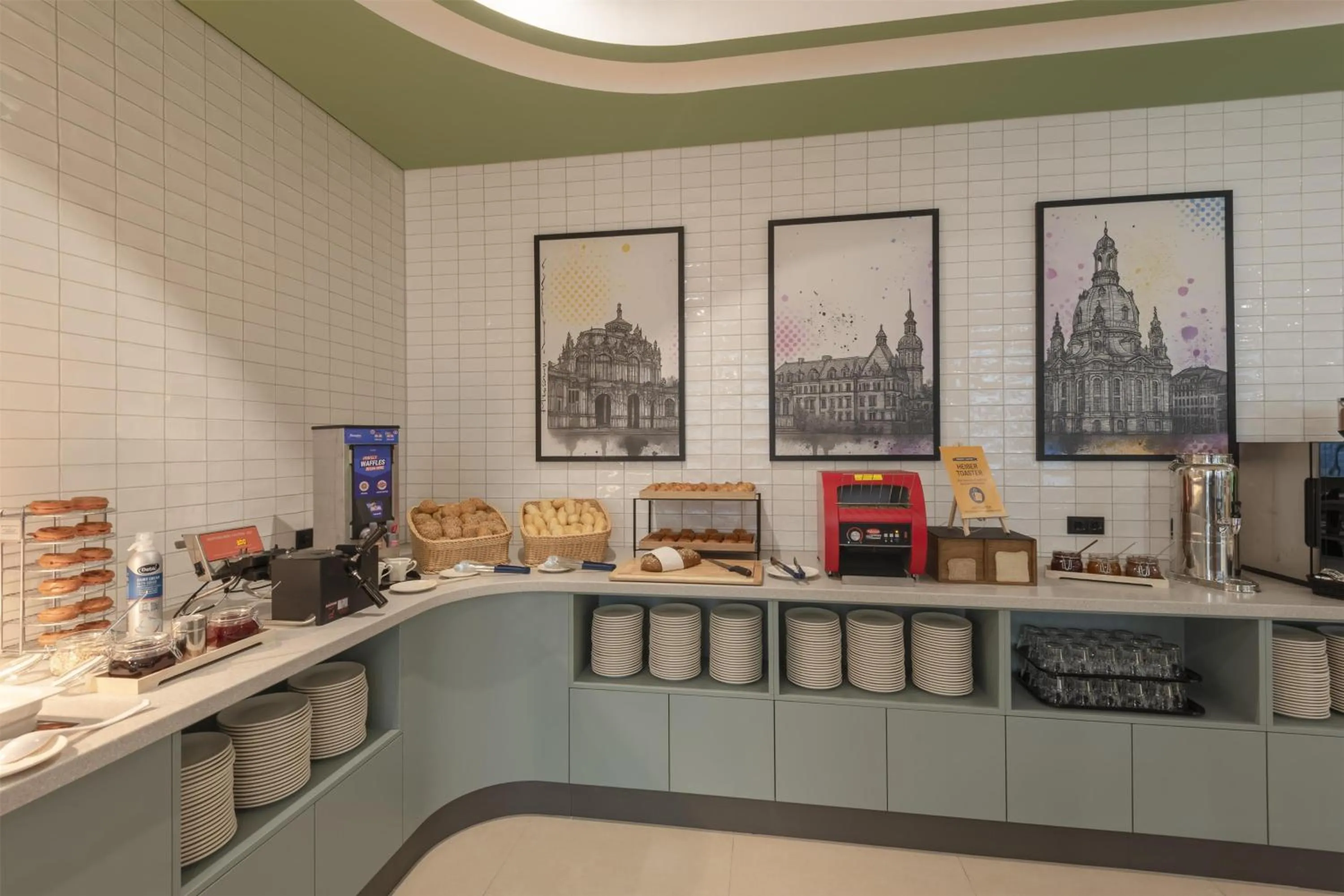 Breakfast in Hampton By Hilton Dresden City Centre