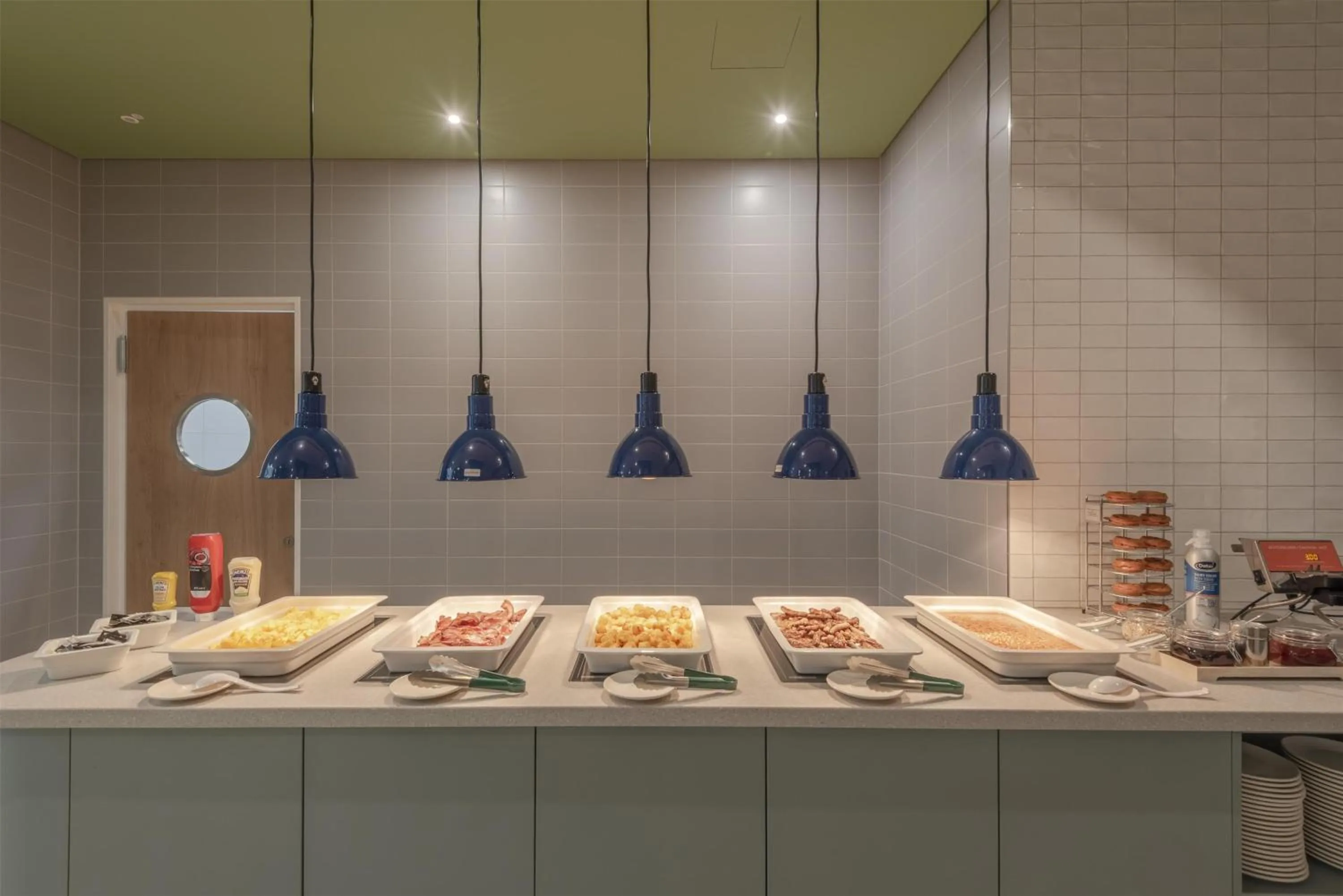 Breakfast in Hampton By Hilton Dresden City Centre