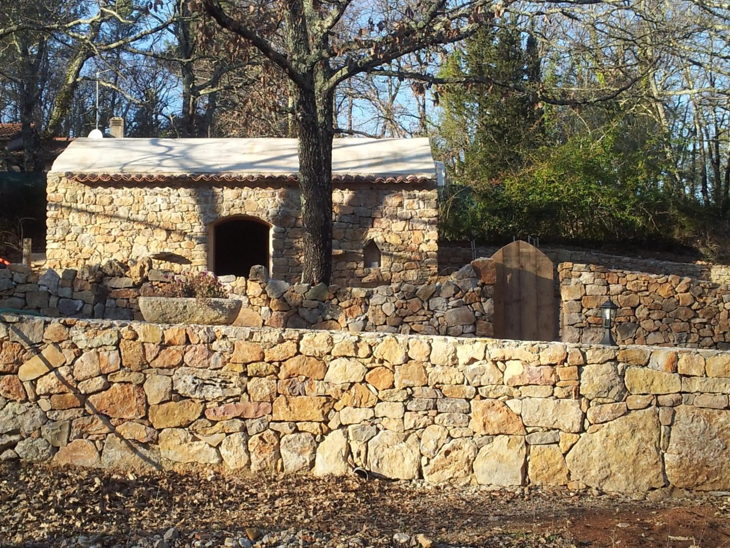 Photo of the whole room in Le Donjon des Combes et son Spa