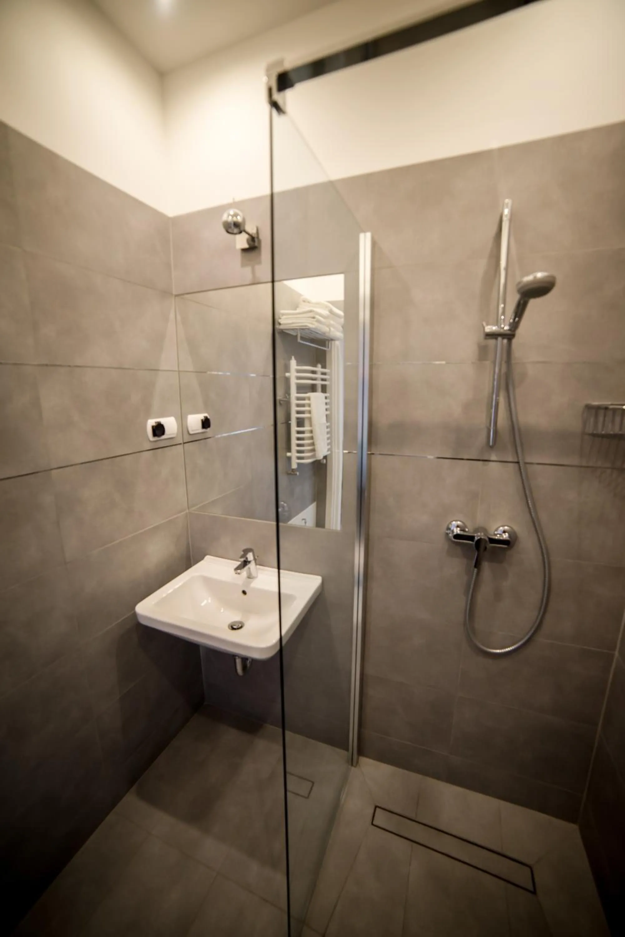 Shower in Just4You Apartments