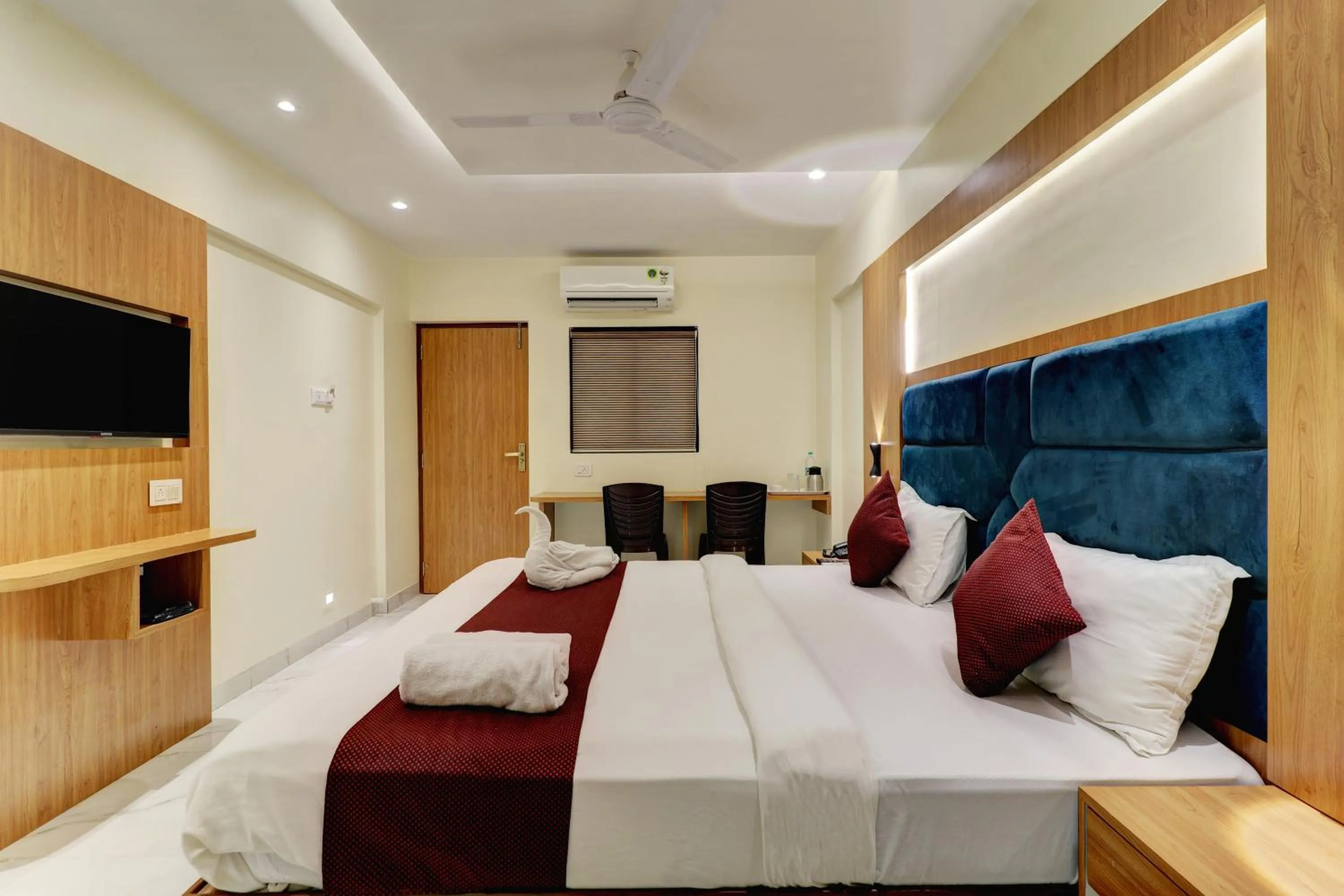 Bedroom, Bed in Hotel Kurla Residency