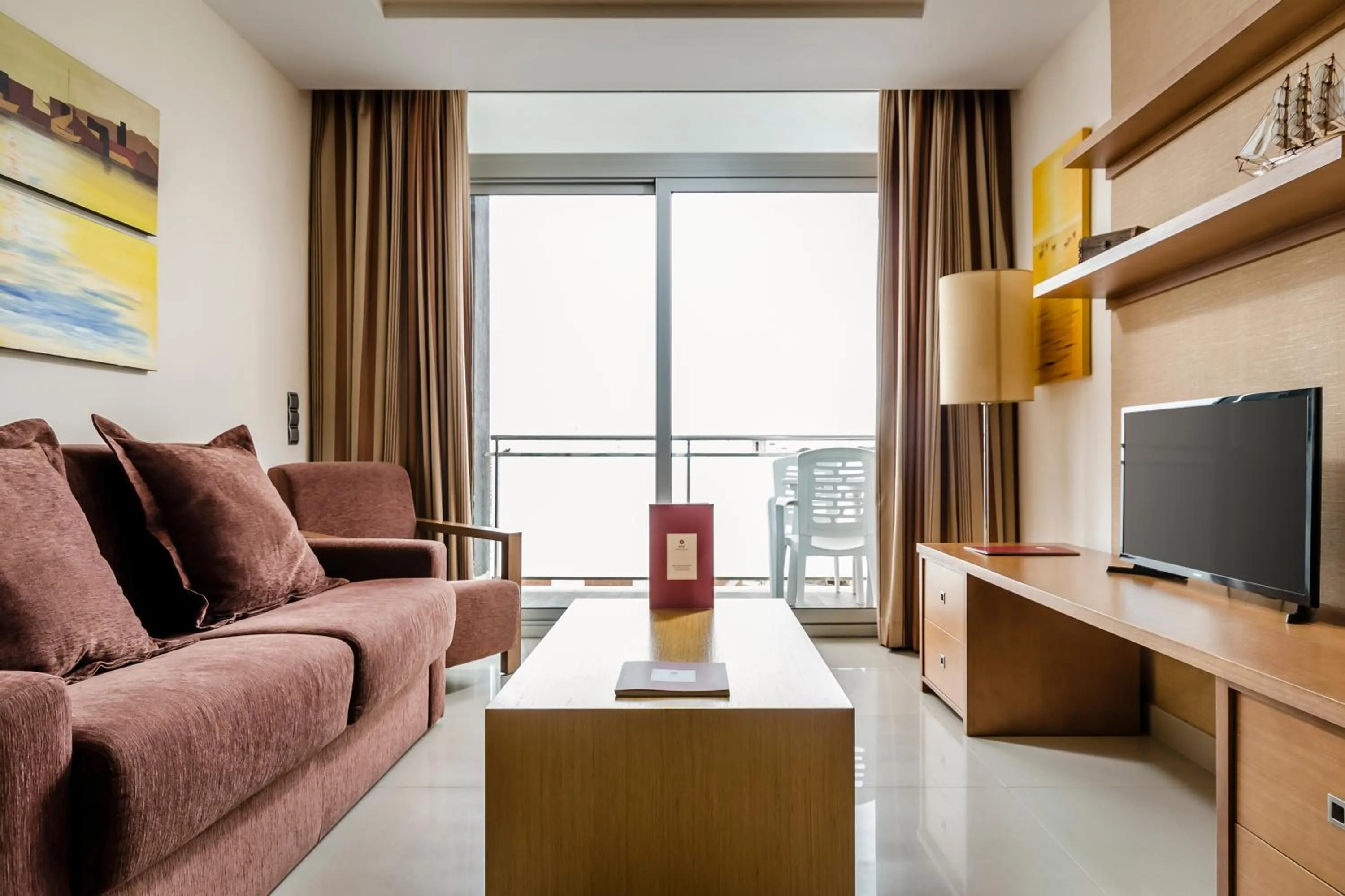 TV and multimedia in Exe Cunit Suites & Spa