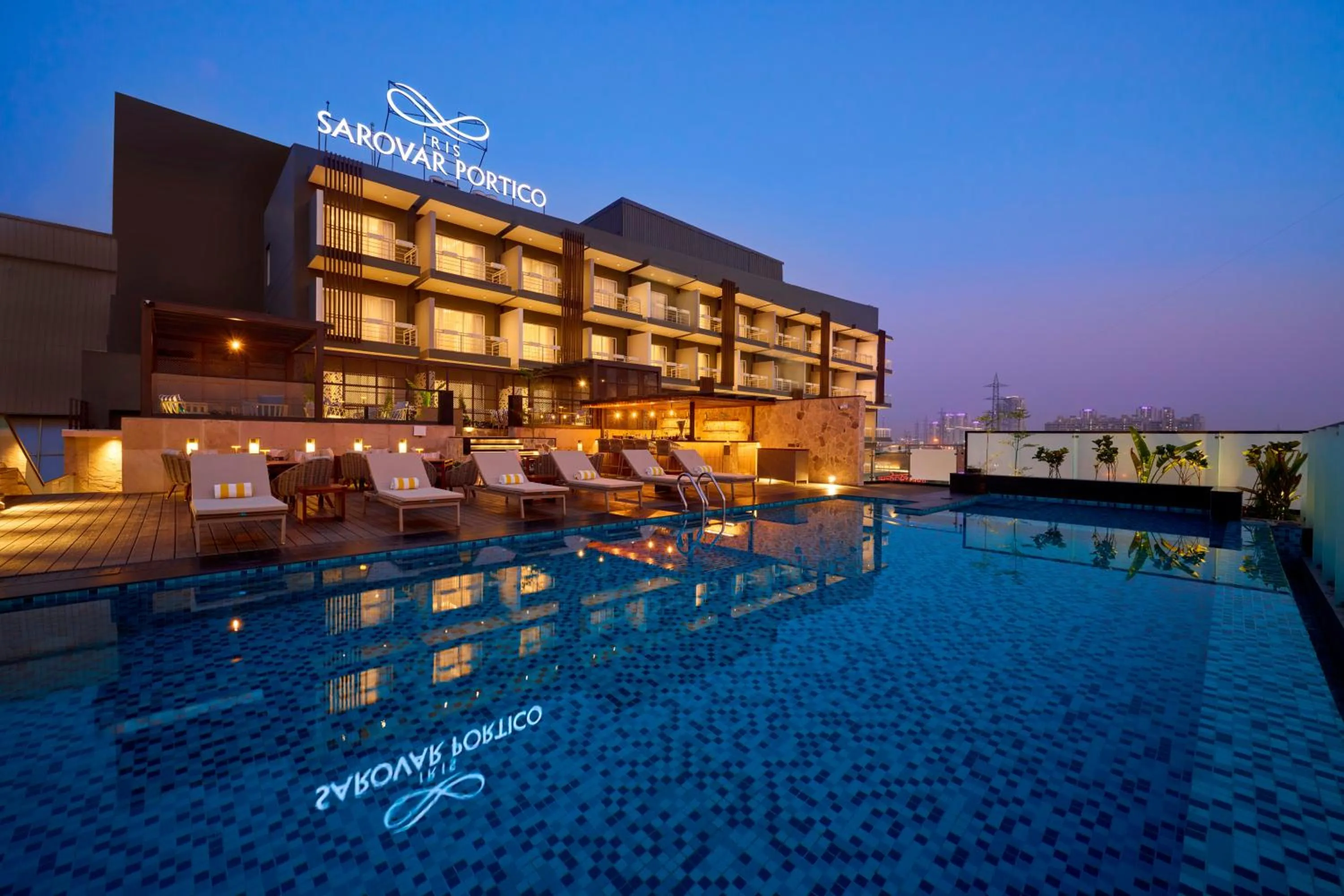 Iris Sarovar Portico