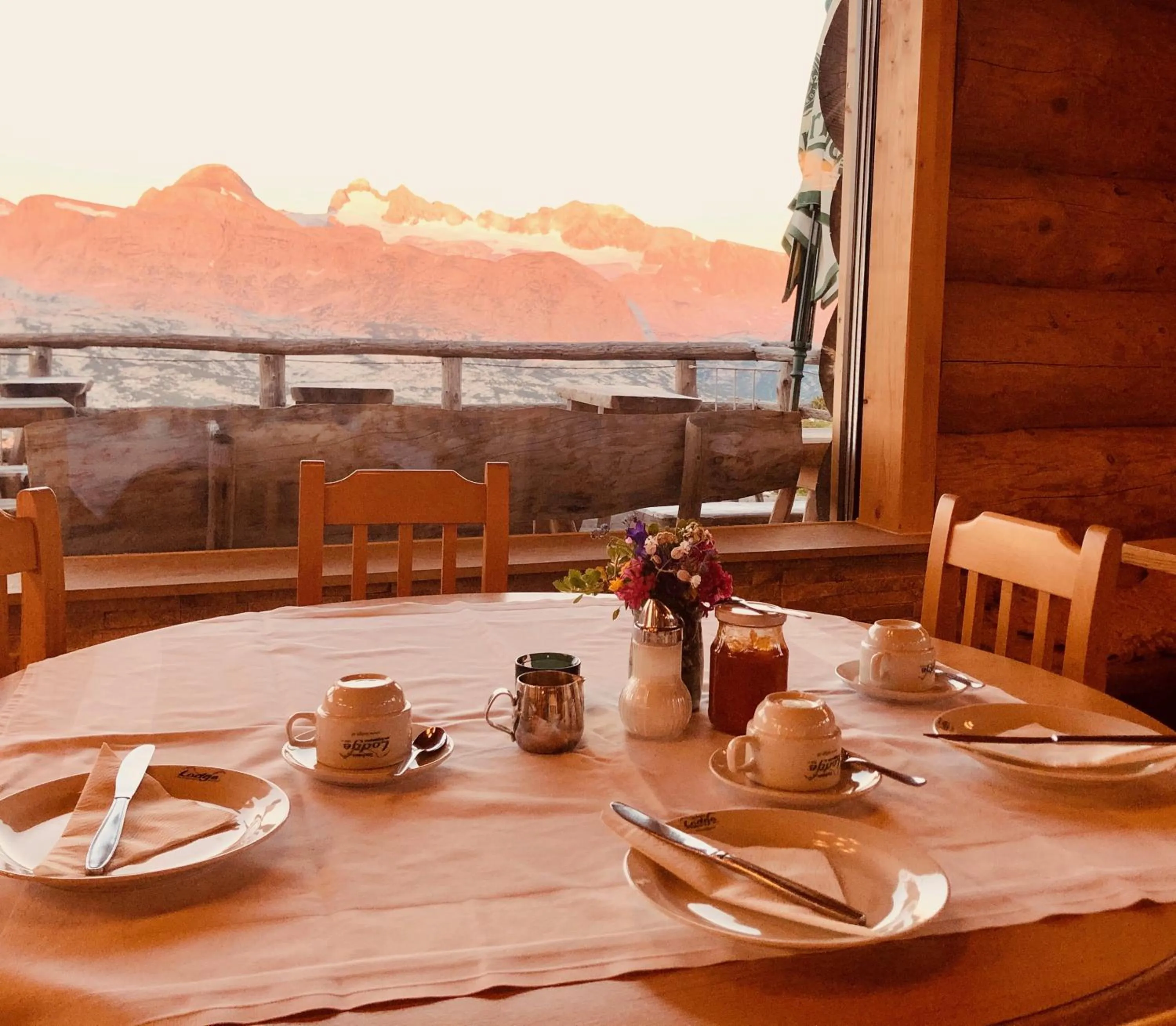 Breakfast in Lodge am Krippenstein