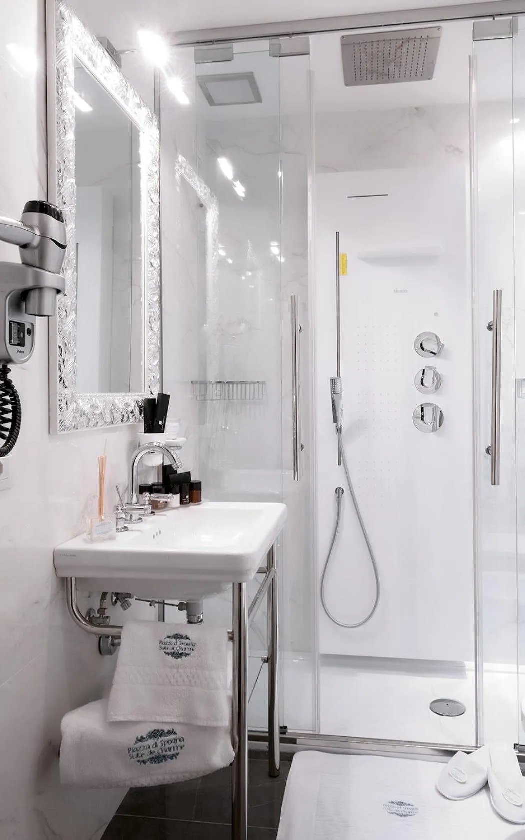 Bathroom in Piazza di Spagna Suite de Charme