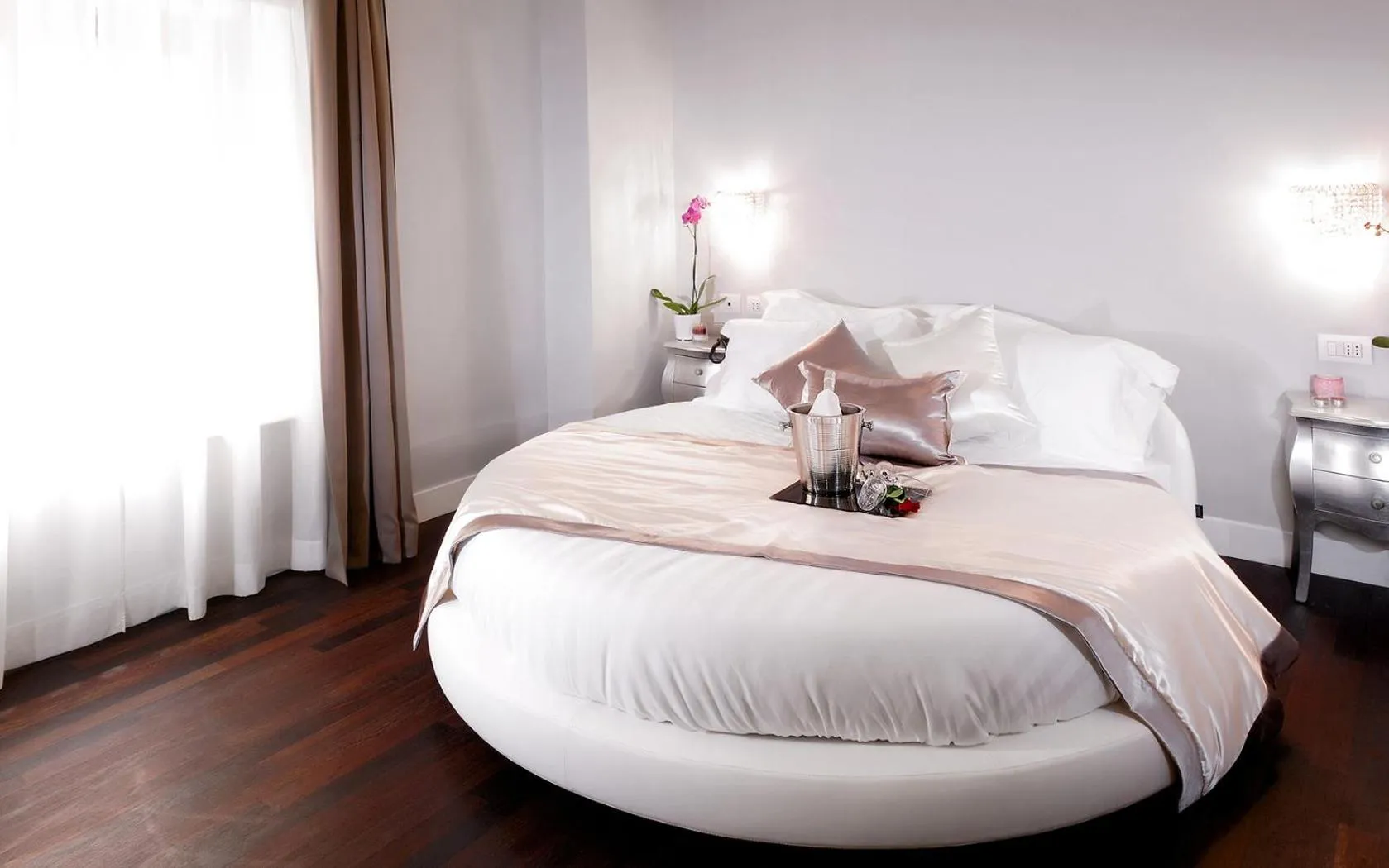 Bedroom, Bed in Piazza di Spagna Suite de Charme