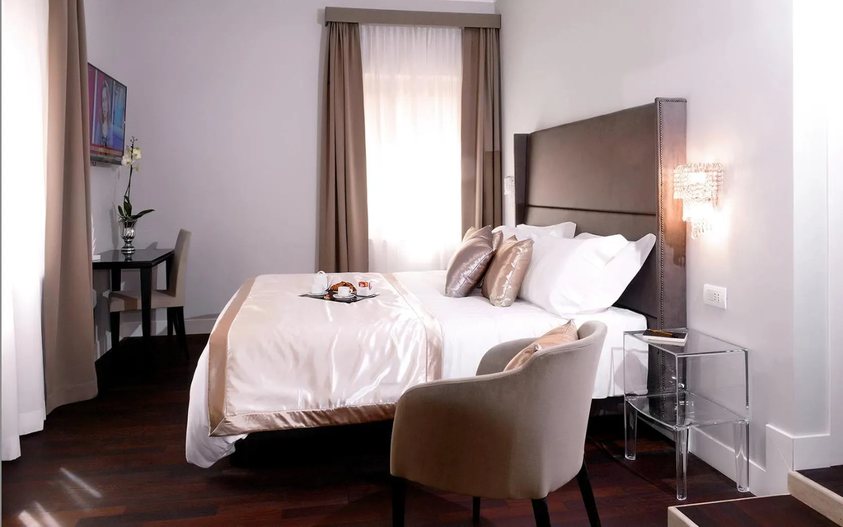 Bedroom, Bed in Piazza di Spagna Suite de Charme