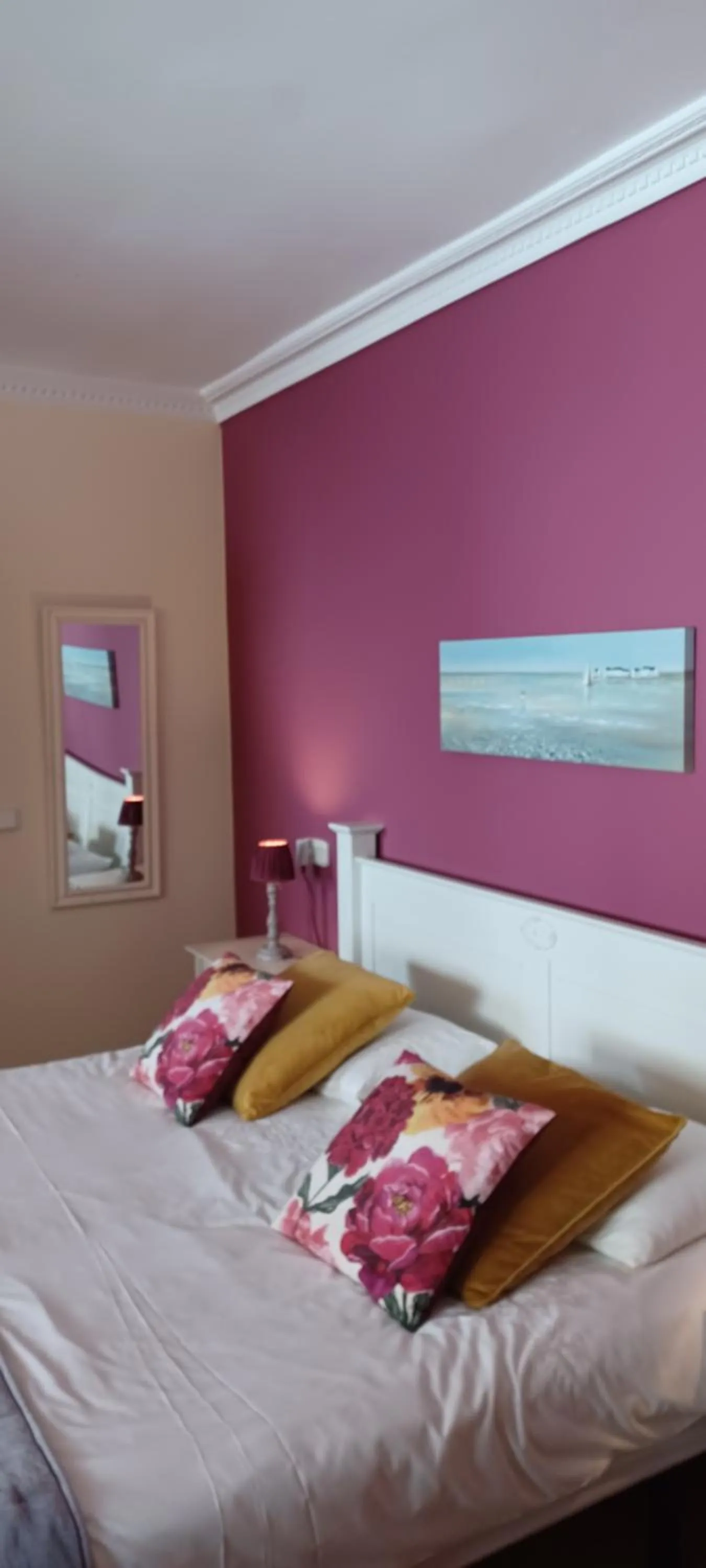 Bed in Casa Roble B&B