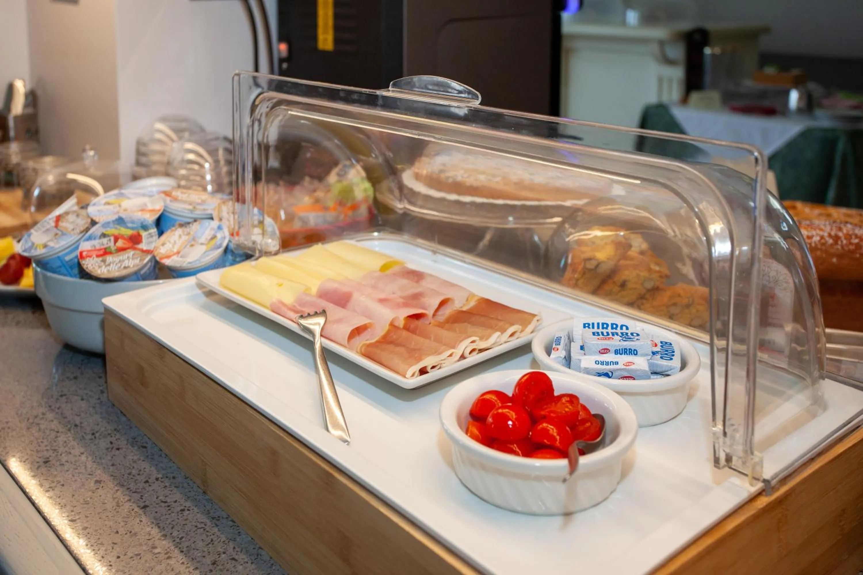 Breakfast in Hotel Giardino